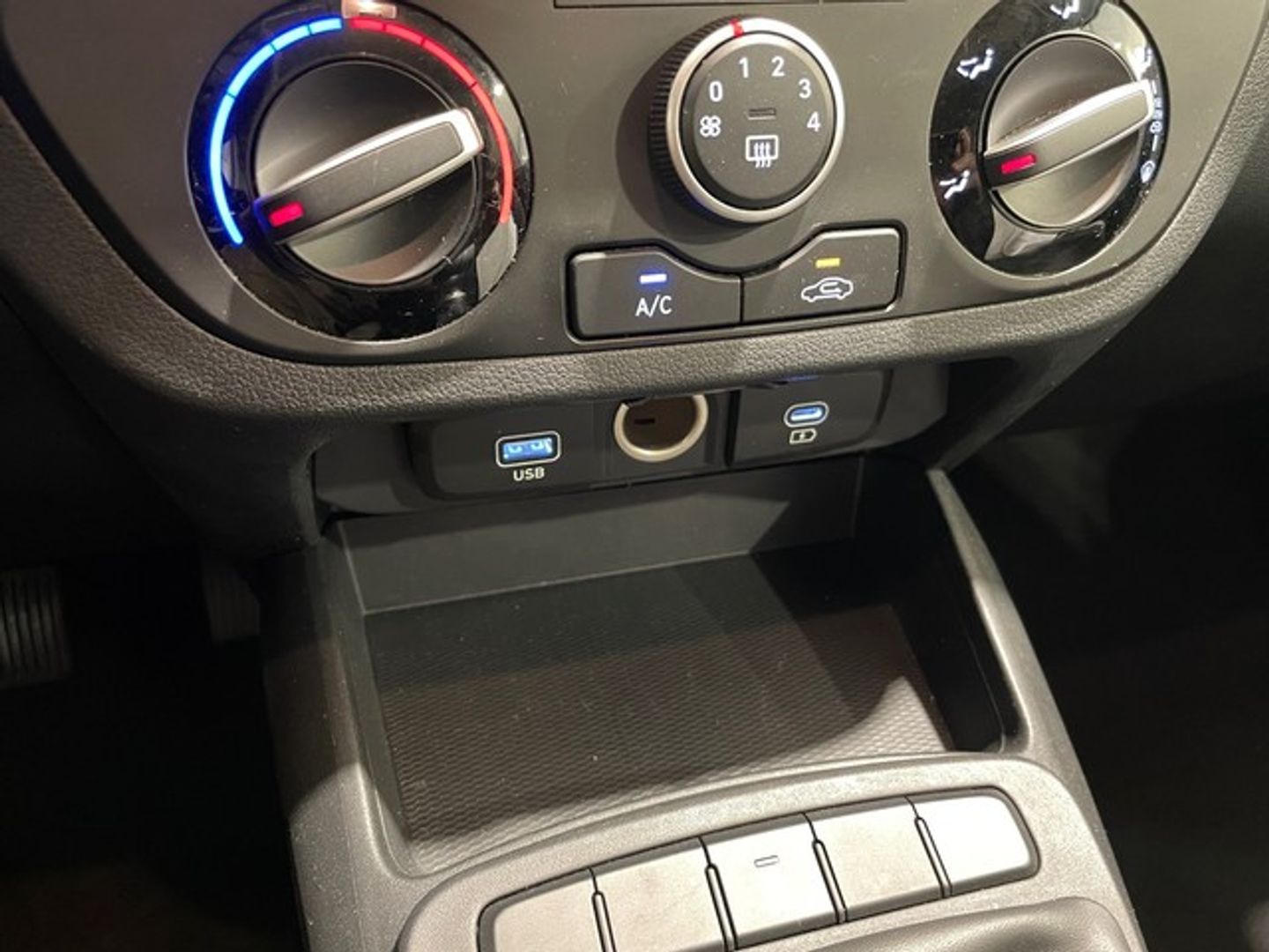 Hyundai i10 1.0 Klass 47 kW (63 CV) Gris Utilitarian