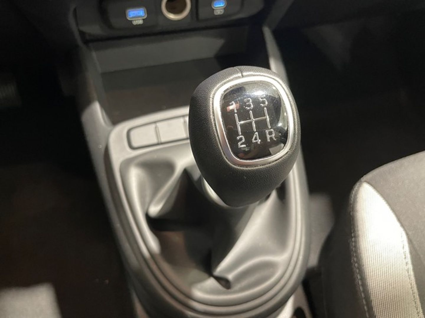 Hyundai i10 1.0 Klass 47 kW (63 CV) Gris Utilitarian