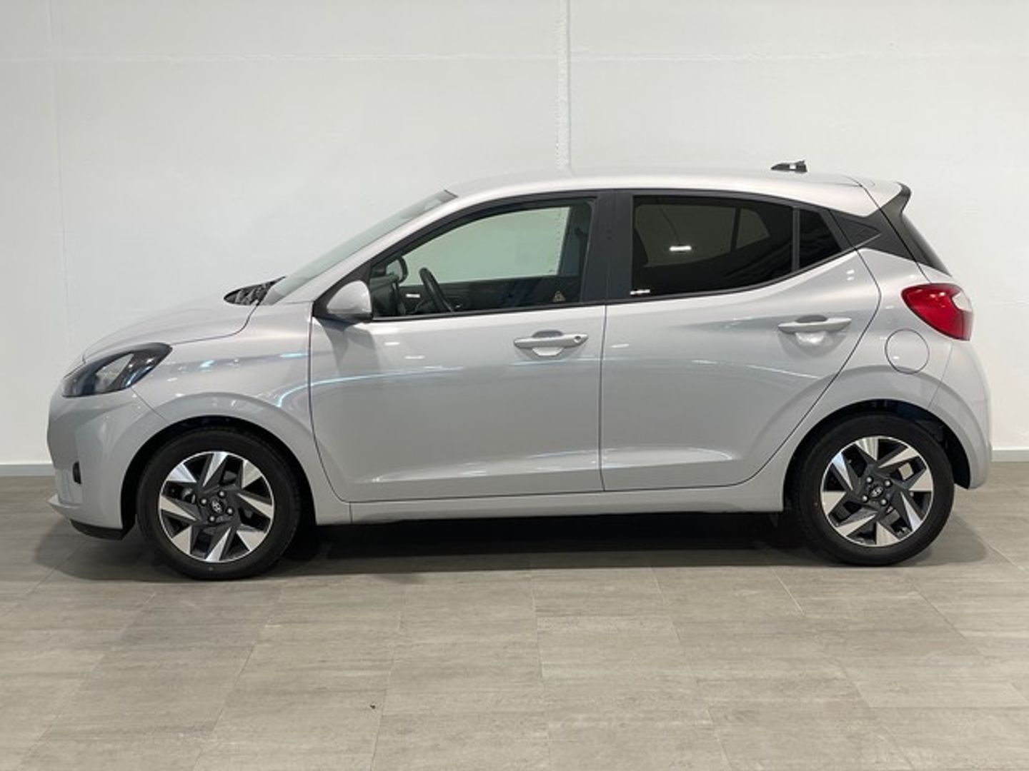 Hyundai i10 1.0 Klass 47 kW (63 CV) Gris Utilitarian