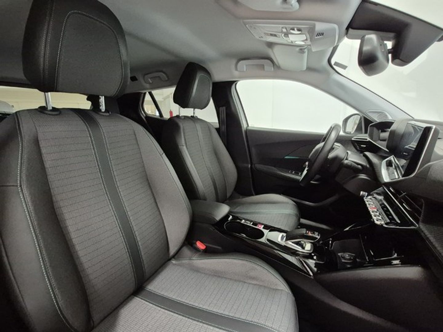 Peugeot e-2008 Eléctrico Allure Pack 100 kW (136 CV)
