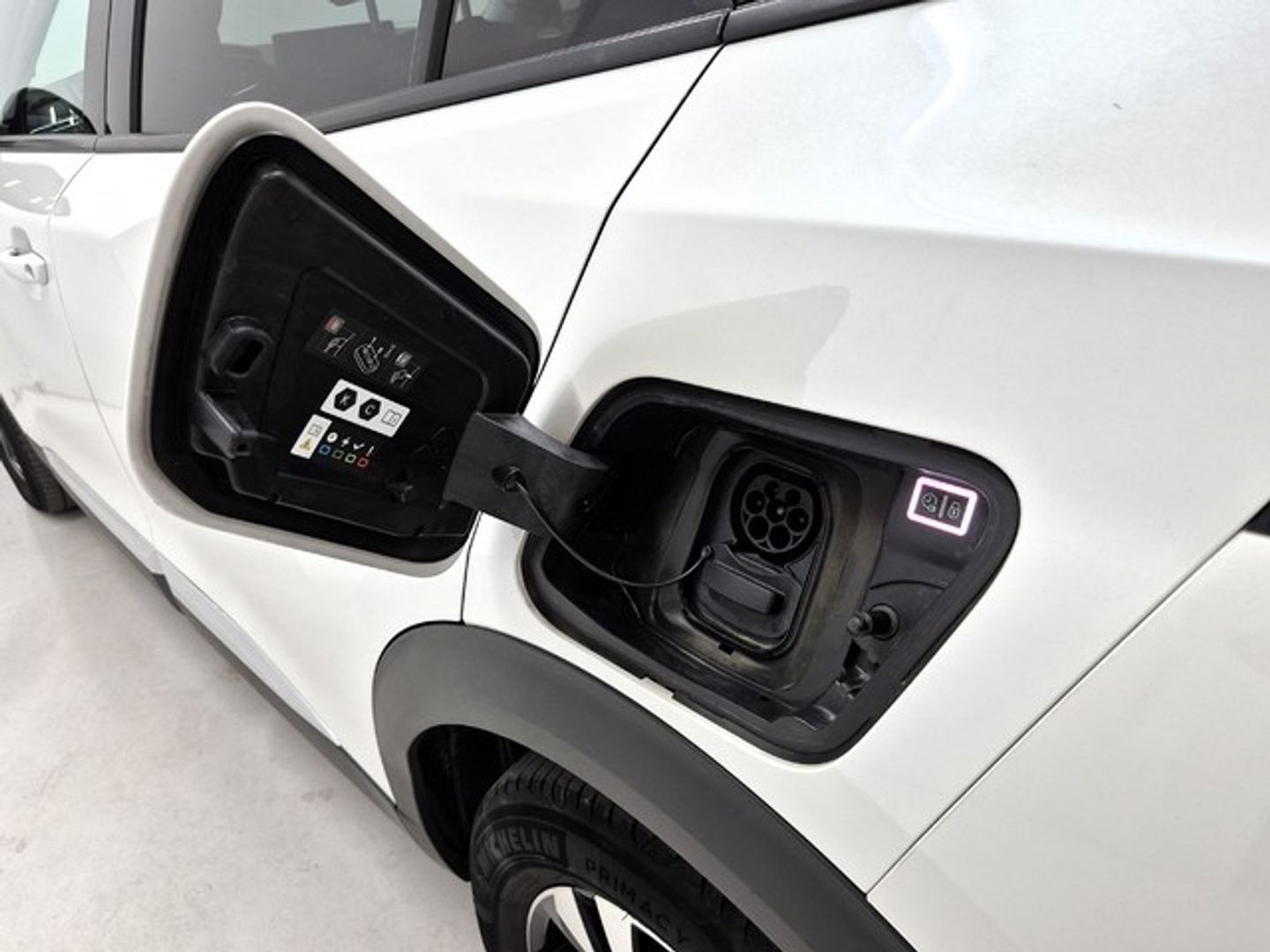Peugeot e-2008 Eléctrico Allure Pack 100 kW (136 CV)