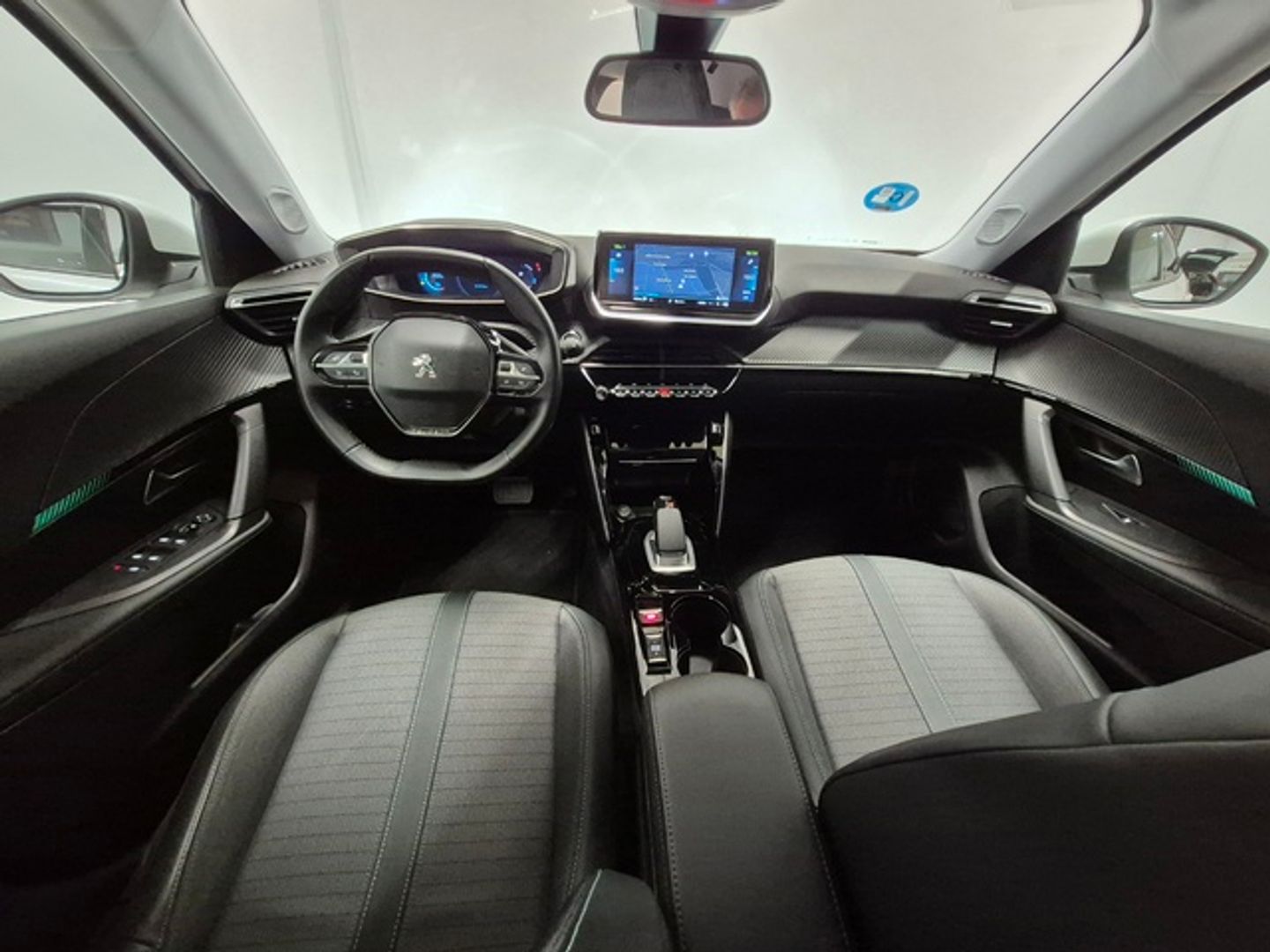 Peugeot e-2008 Eléctrico Allure Pack 100 kW (136 CV)