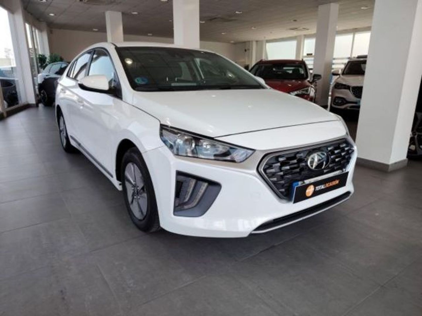 Hyundai Ioniq 1.6 GDI HEV Klass DCT 104 kW (141 CV) Blanco Sedan