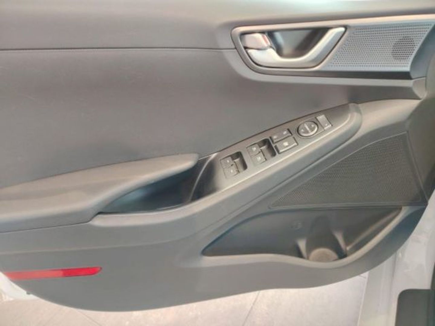 Hyundai Ioniq 1.6 GDI HEV Klass DCT 104 kW (141 CV)