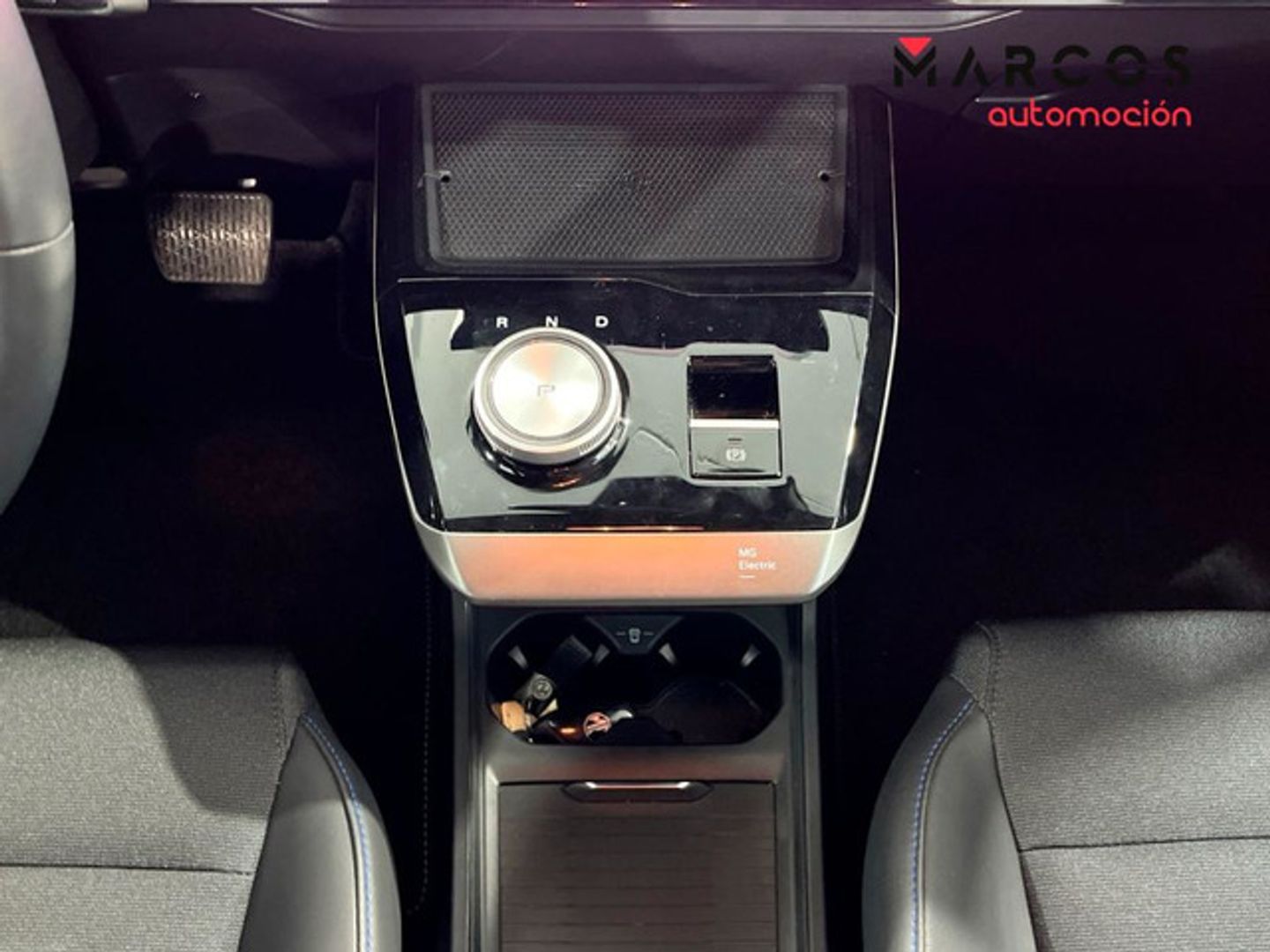 MG MG4 64kWh Luxury 150 kW (204 CV)
