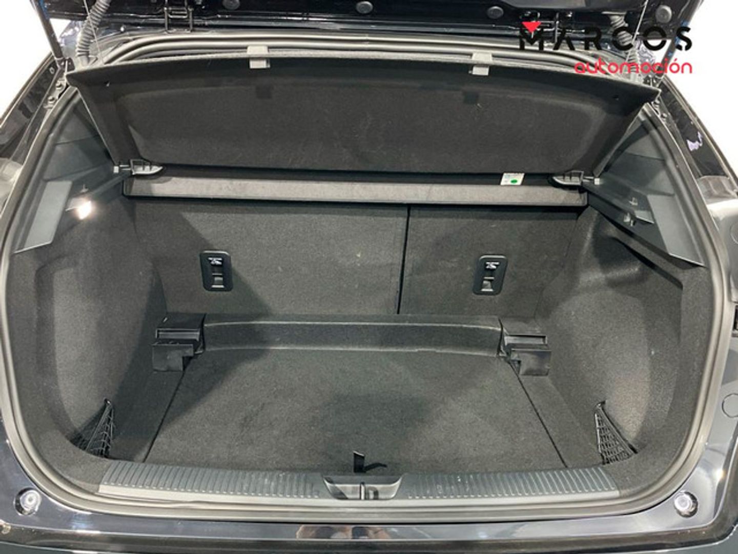 MG MG4 64kWh Luxury 150 kW (204 CV)