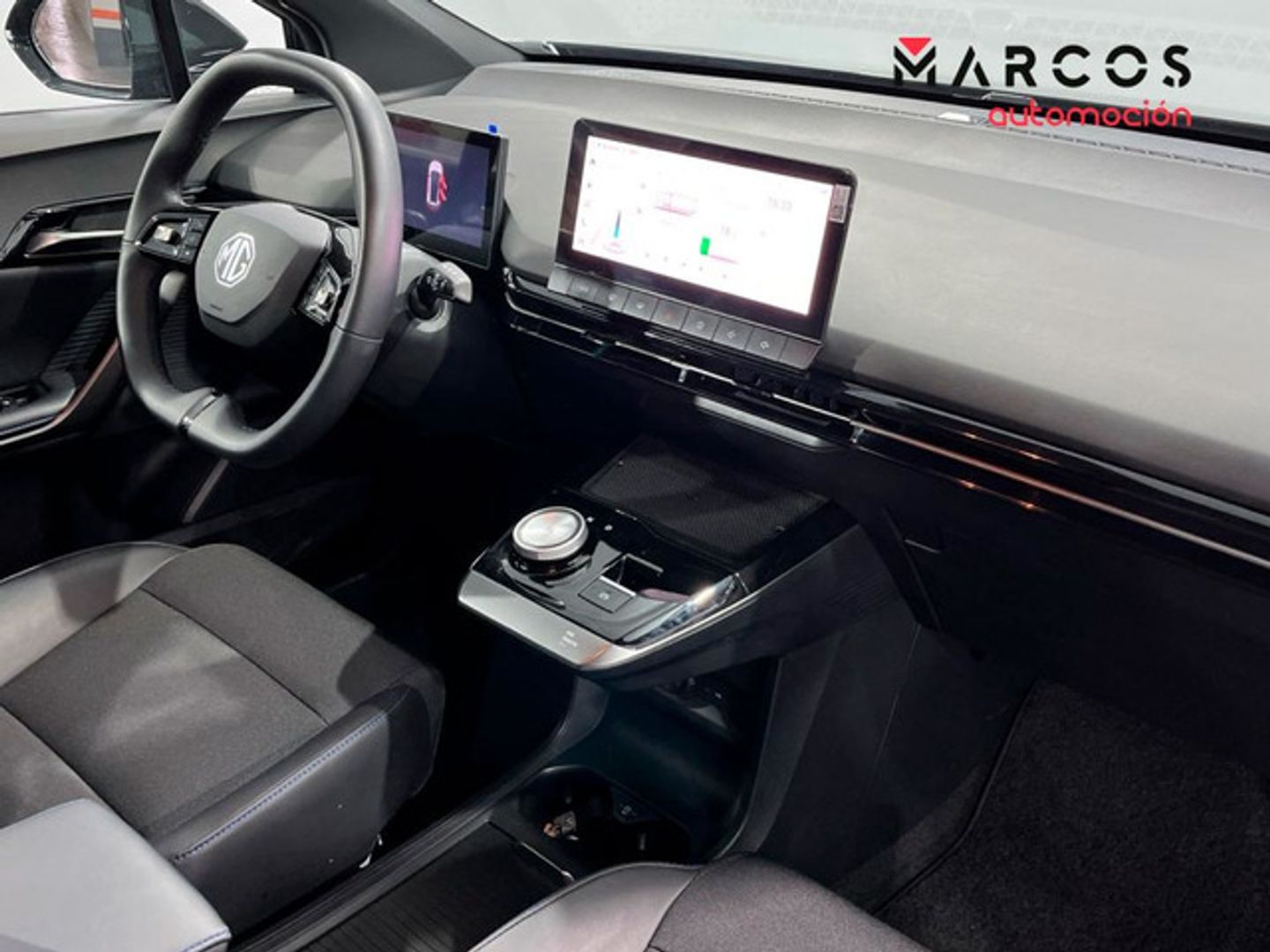 MG MG4 64kWh Luxury 150 kW (204 CV)