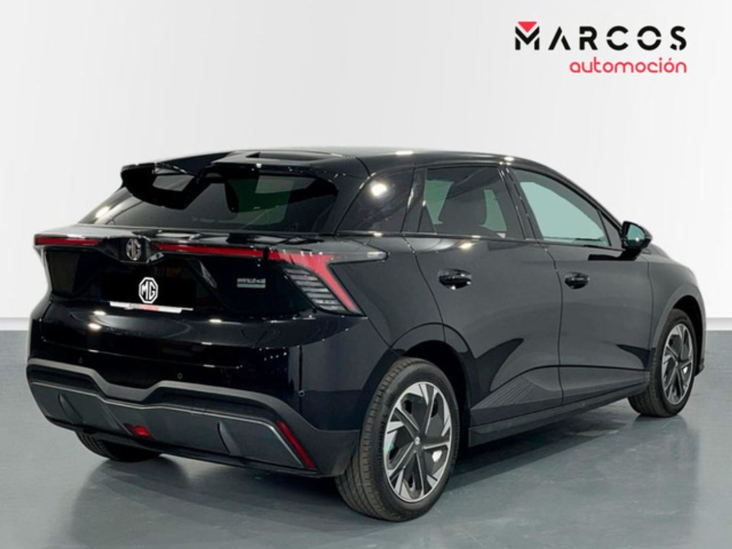 MG MG4 64kWh Luxury 150 kW (204 CV)