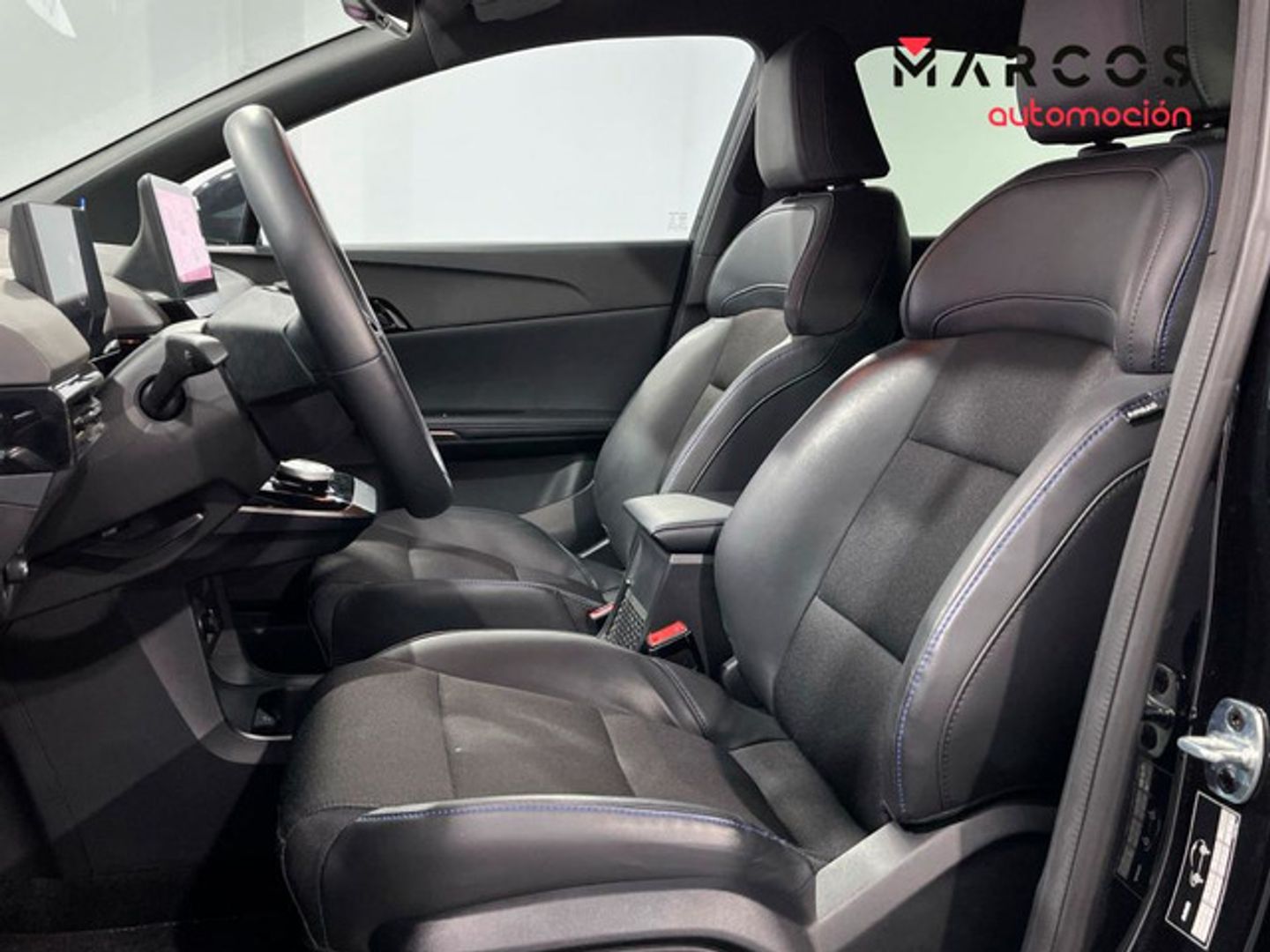 MG MG4 64kWh Luxury 150 kW (204 CV)