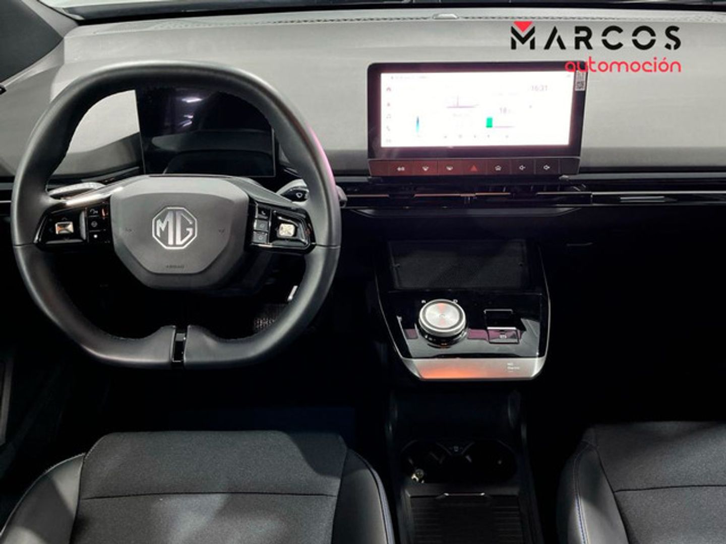 MG MG4 64kWh Luxury 150 kW (204 CV)