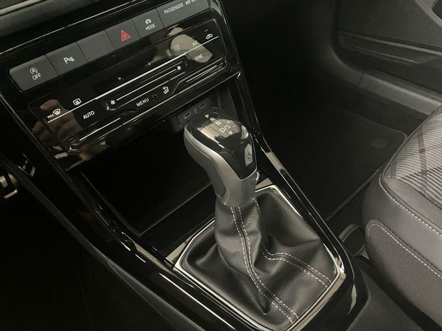Volkswagen T-Cross R-Line 1.0 TSI 85 kW (116 CV) DSG