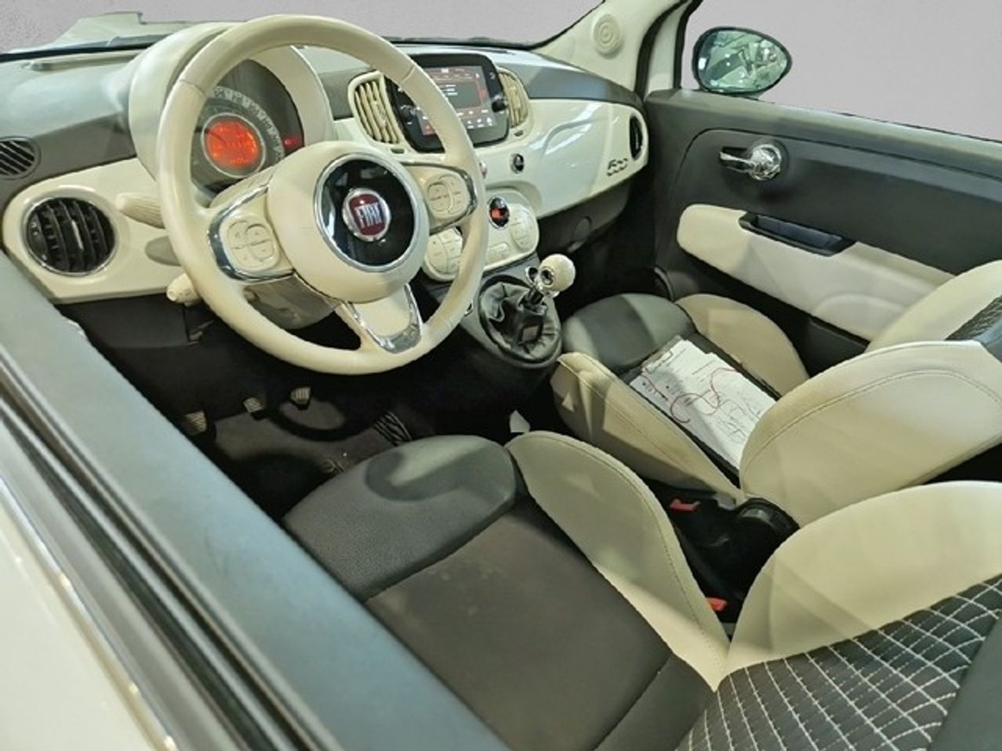 Fiat 500 1.0 Hybrid Dolcevita 51 kW (70 CV)