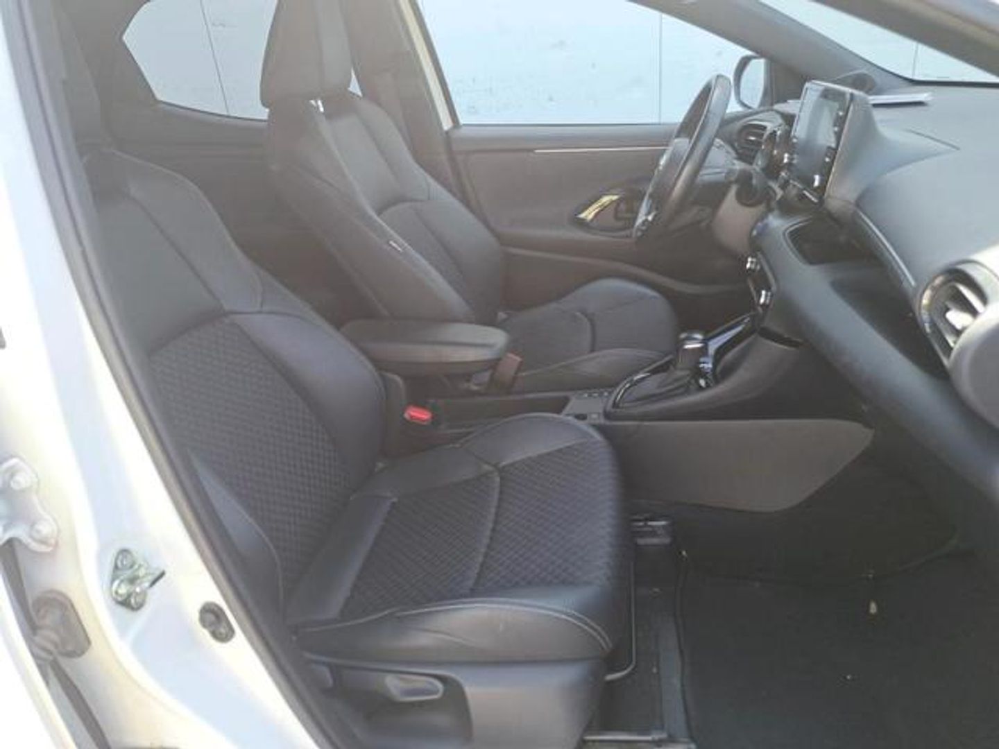 Toyota Yaris 120H Style 85 kW (116 CV)