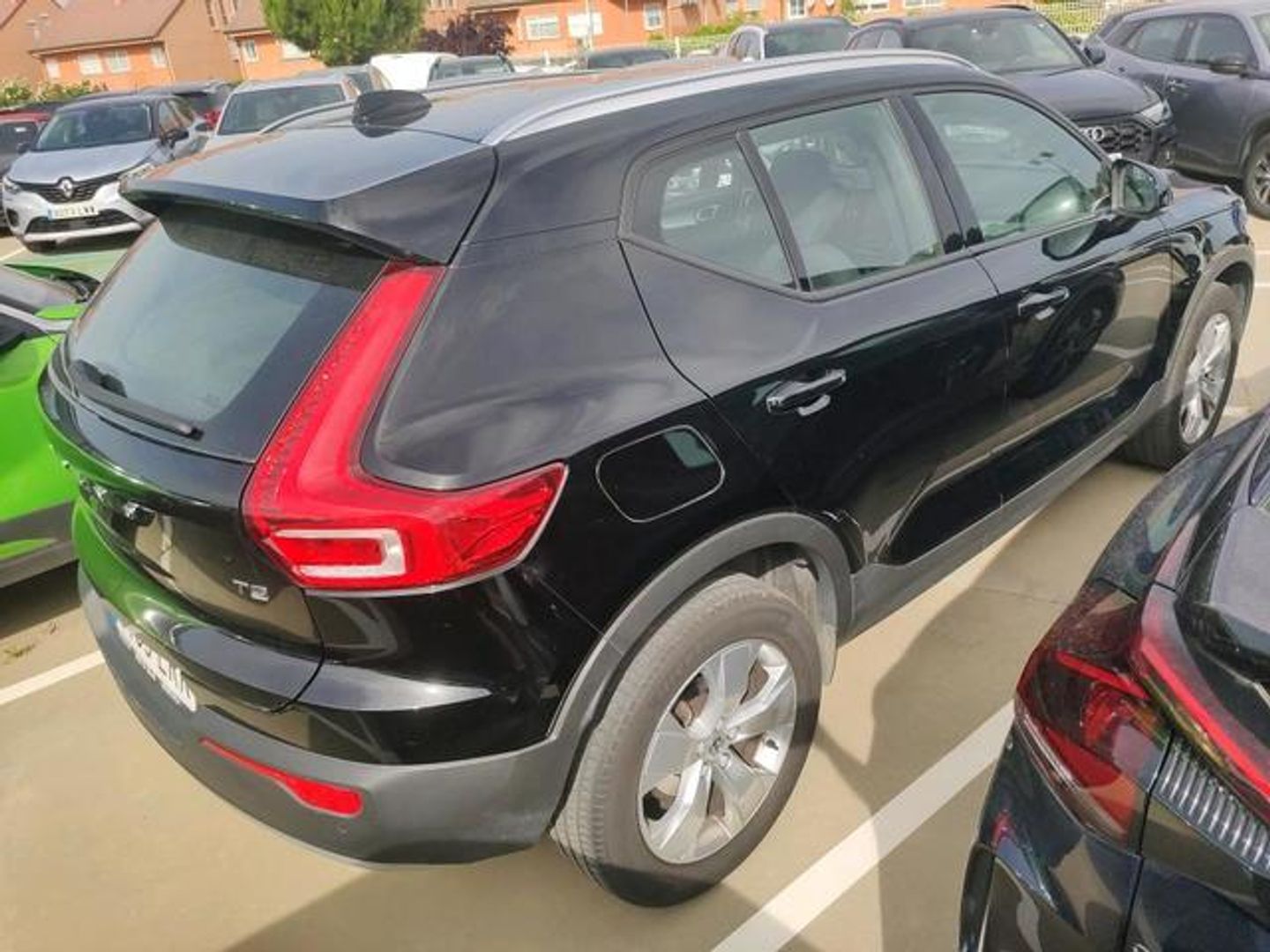 Volvo XC40 T2 Momentum Pro Auto 95 kW (129 CV)