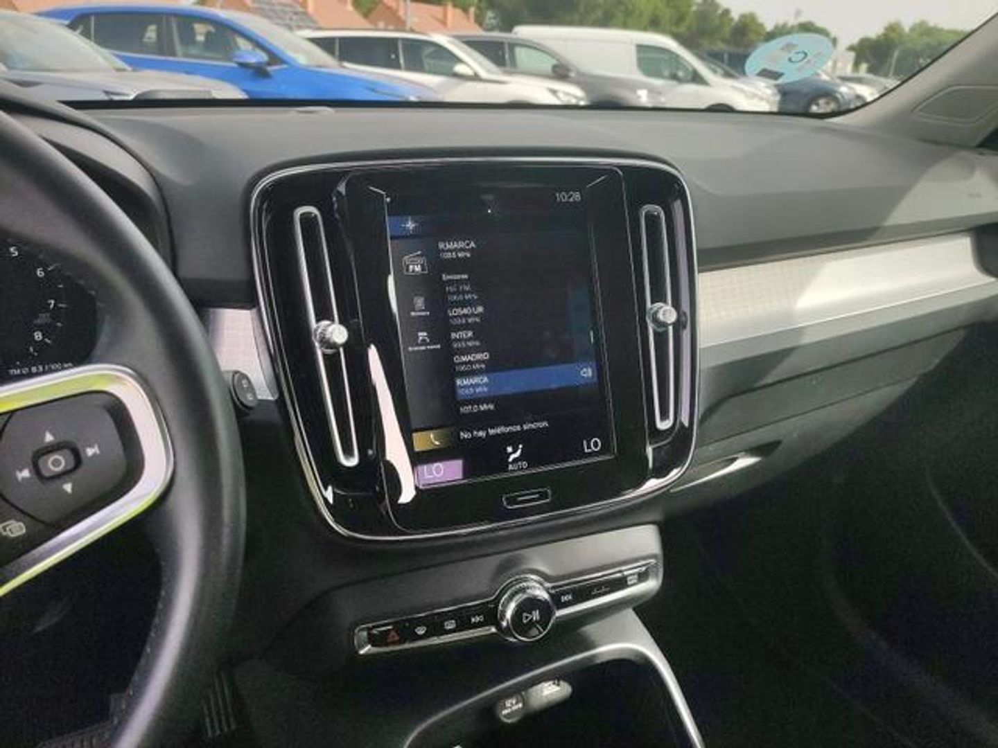 Volvo XC40 T2 Momentum Pro Auto 95 kW (129 CV)