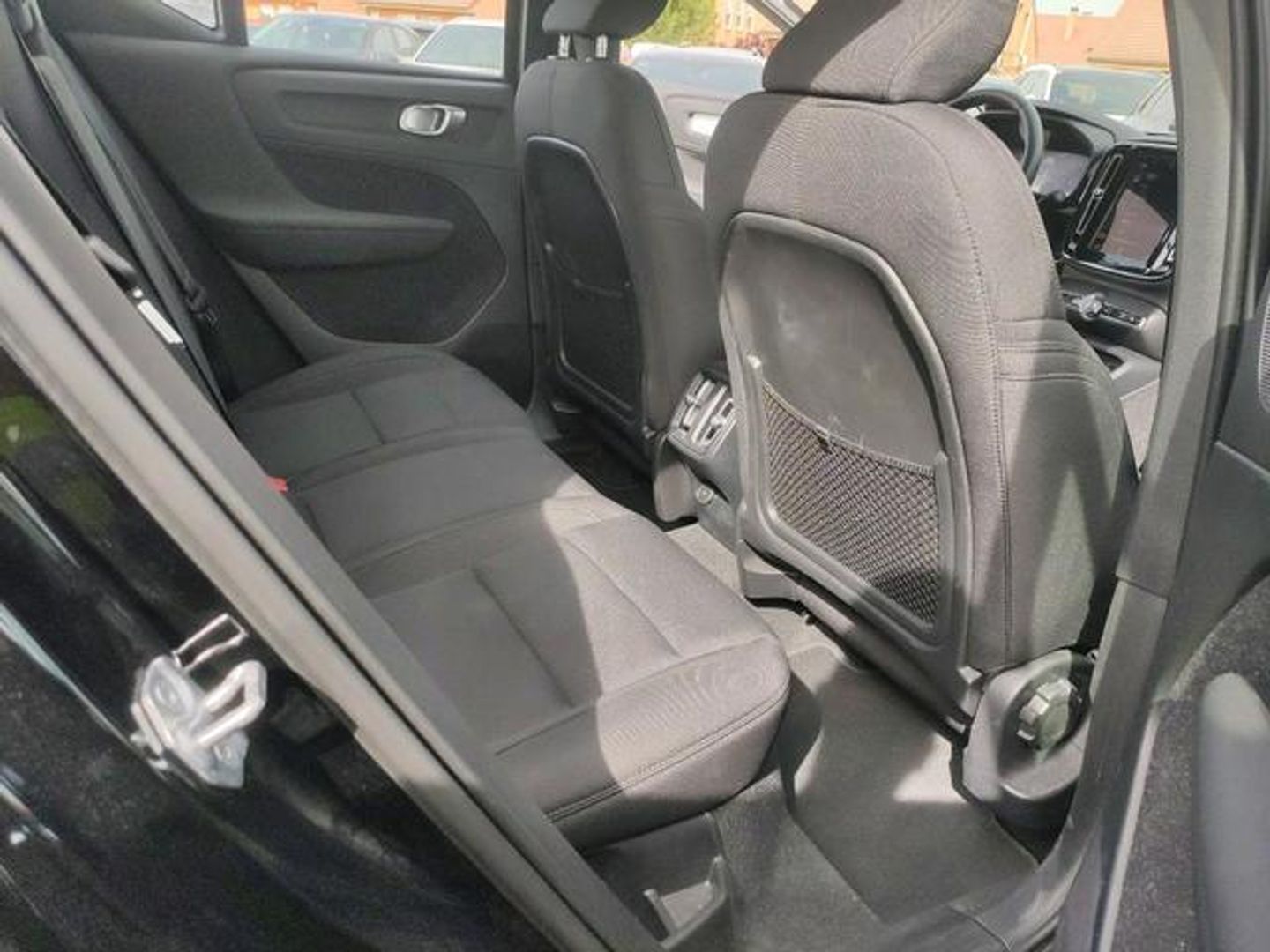 Volvo XC40 T2 Momentum Pro Auto 95 kW (129 CV)