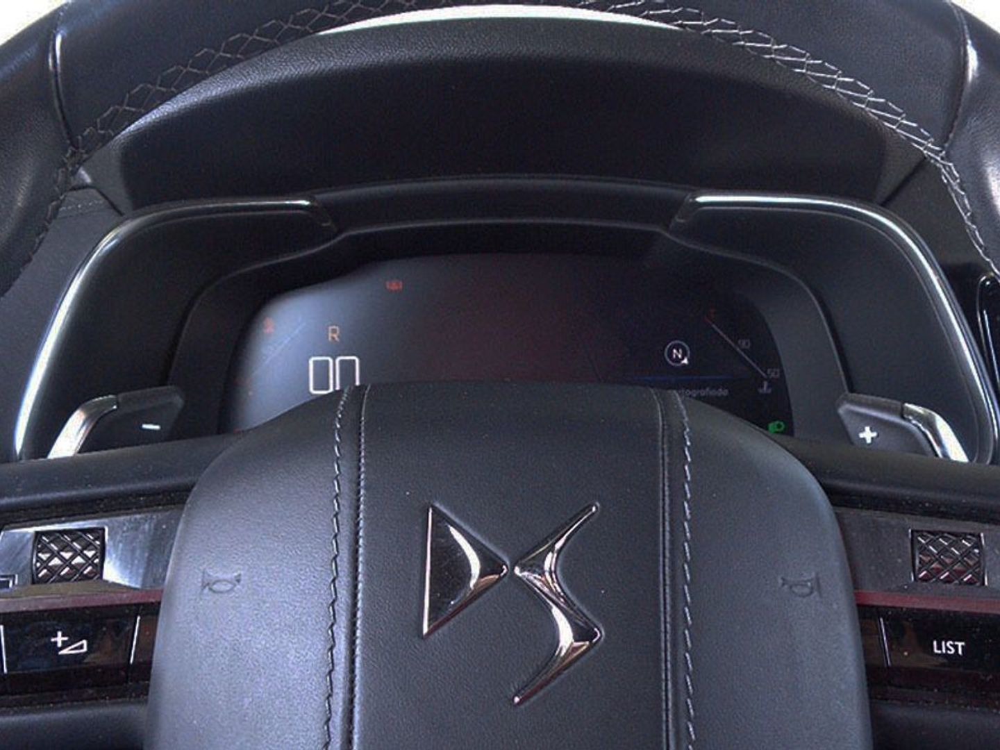 DS DS7 Crossback BlueHDi 180 So Chic Auto 132 kW (180 CV)