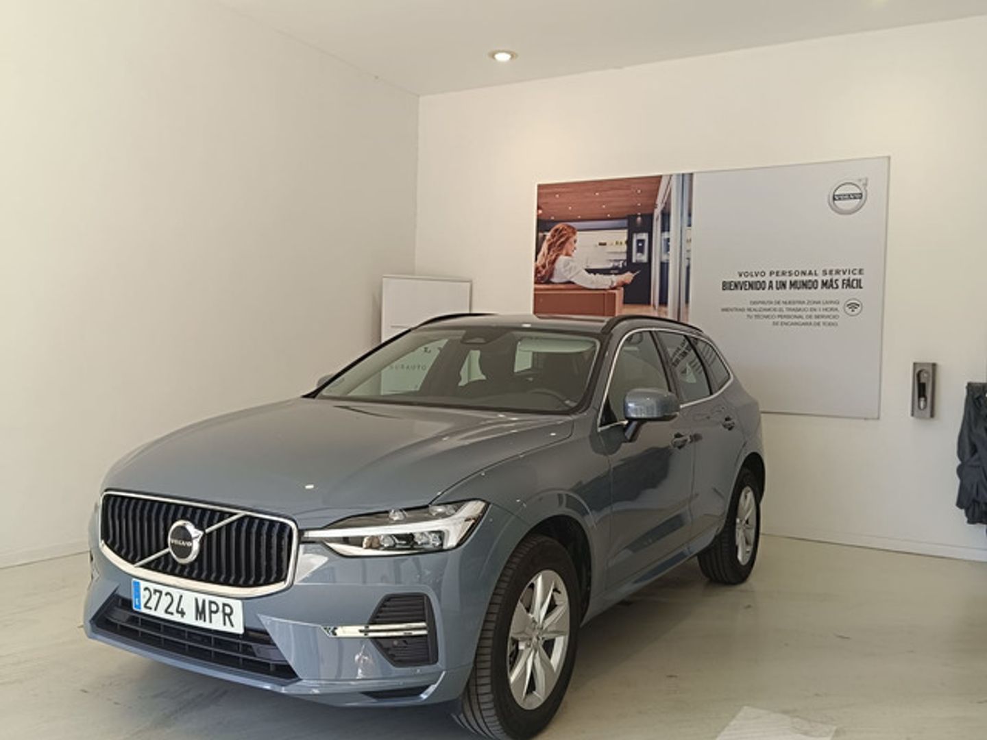 Volvo XC60 B4 D Core Auto 145 kW (197 CV) Gris All Terrain / Pick-up