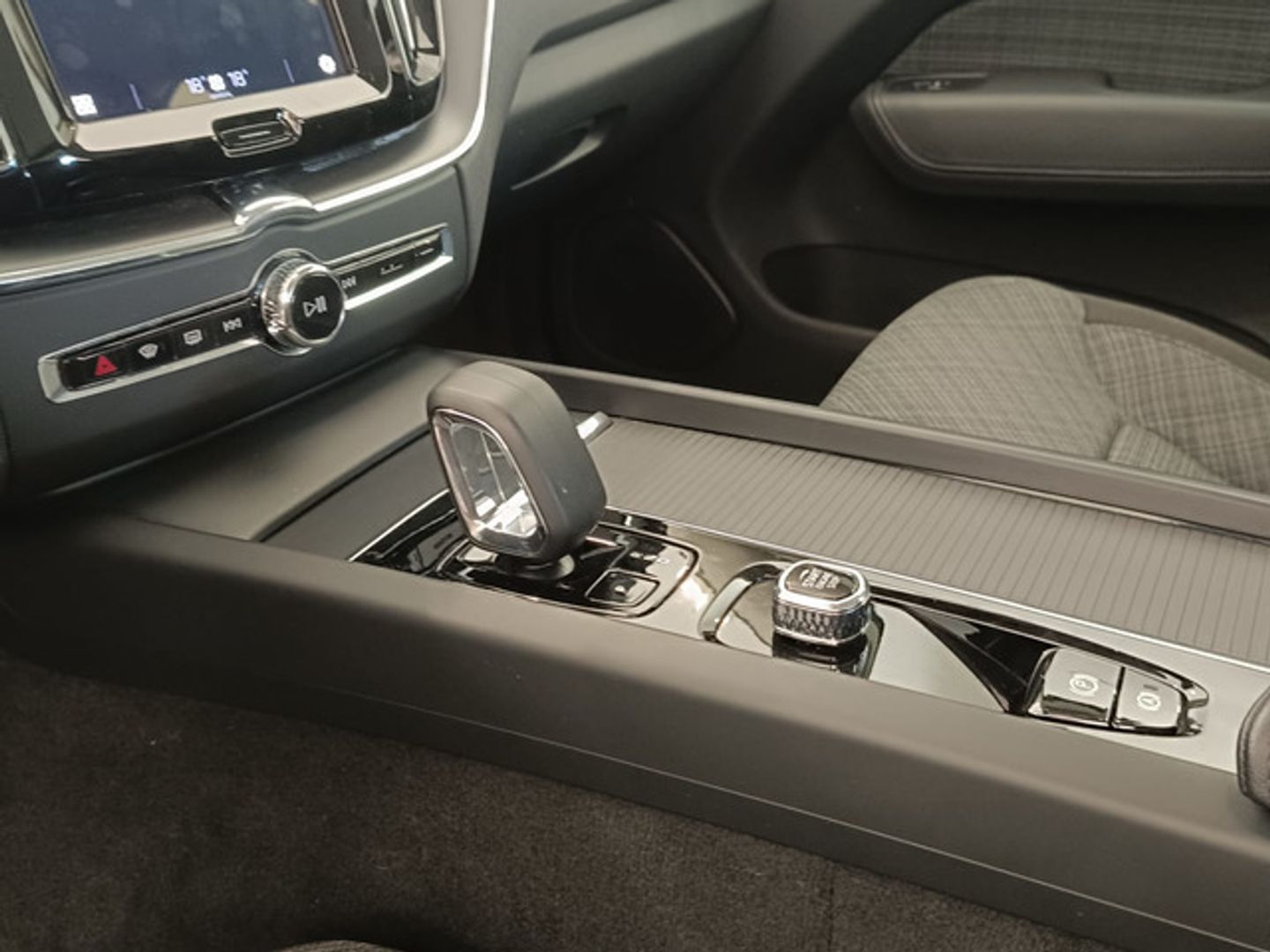 Volvo XC60 B4 D Core Auto 145 kW (197 CV)