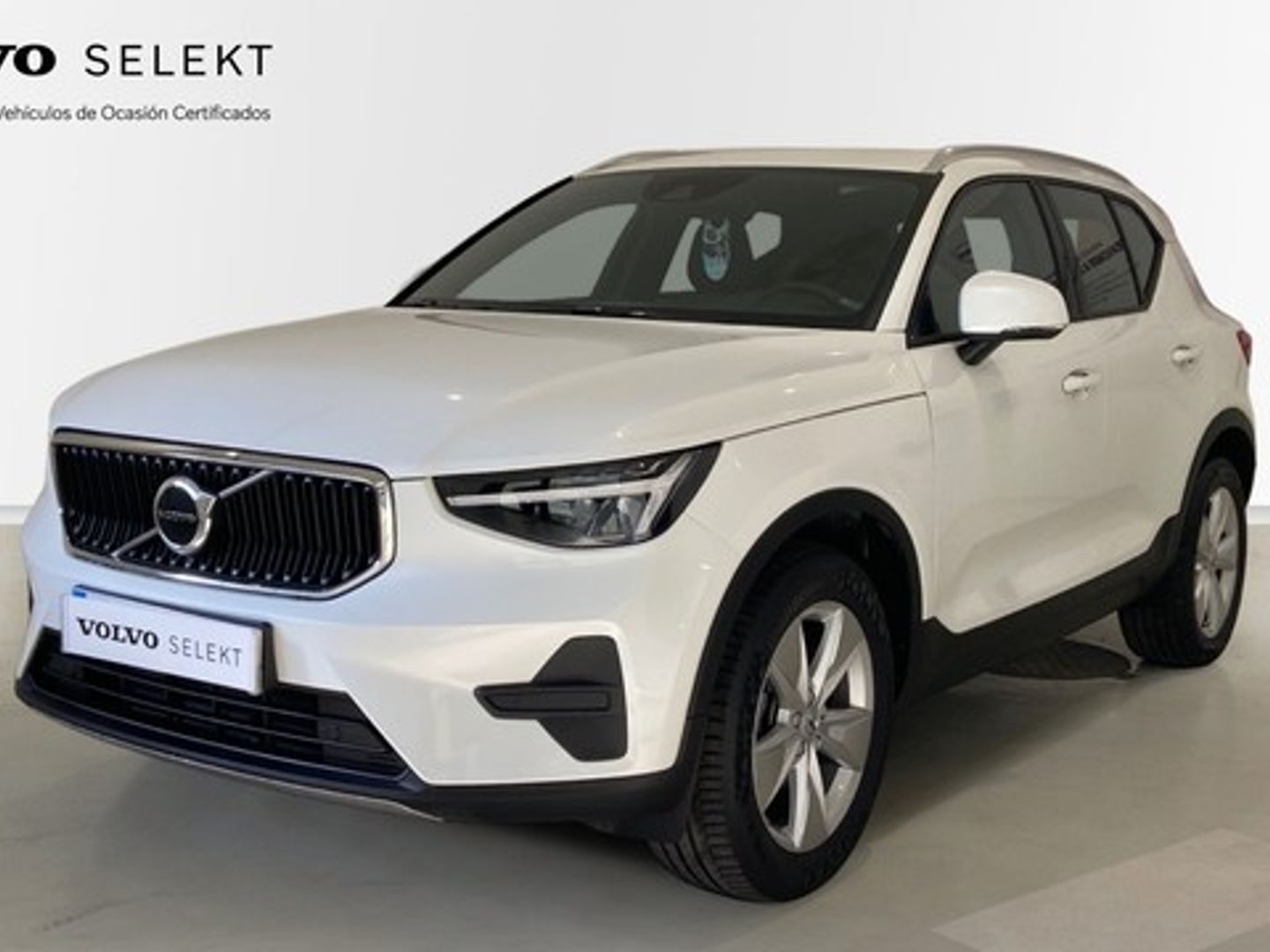 Volvo XC40 B4 G Core Auto 145 kW (197 CV) Blanco All Terrain / Pick-up