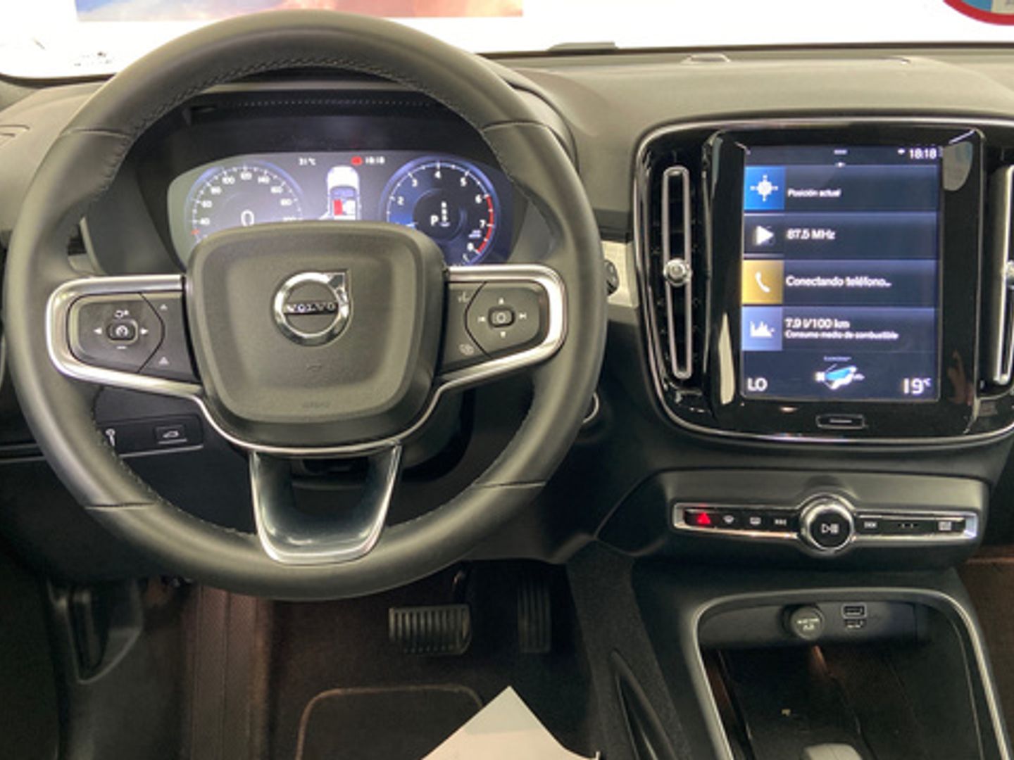 Volvo XC40 B4 G Core Auto 145 kW (197 CV)