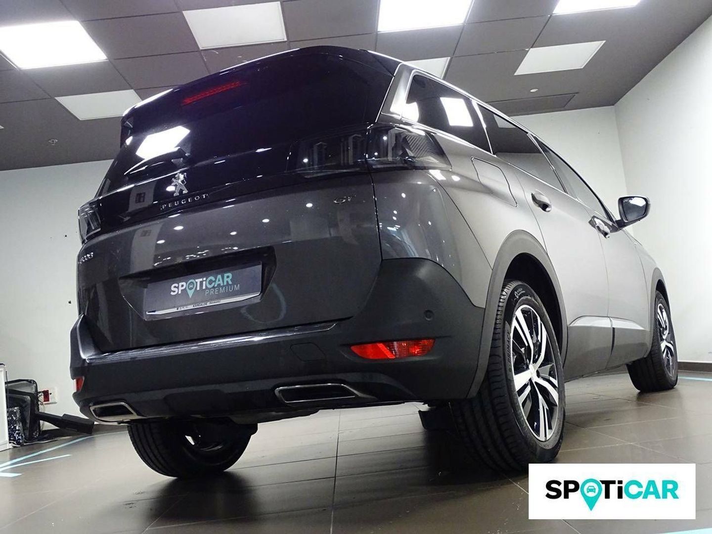 Peugeot 5008 Hybrid 1.2 GT eDCS6 100 kW (136 CV)