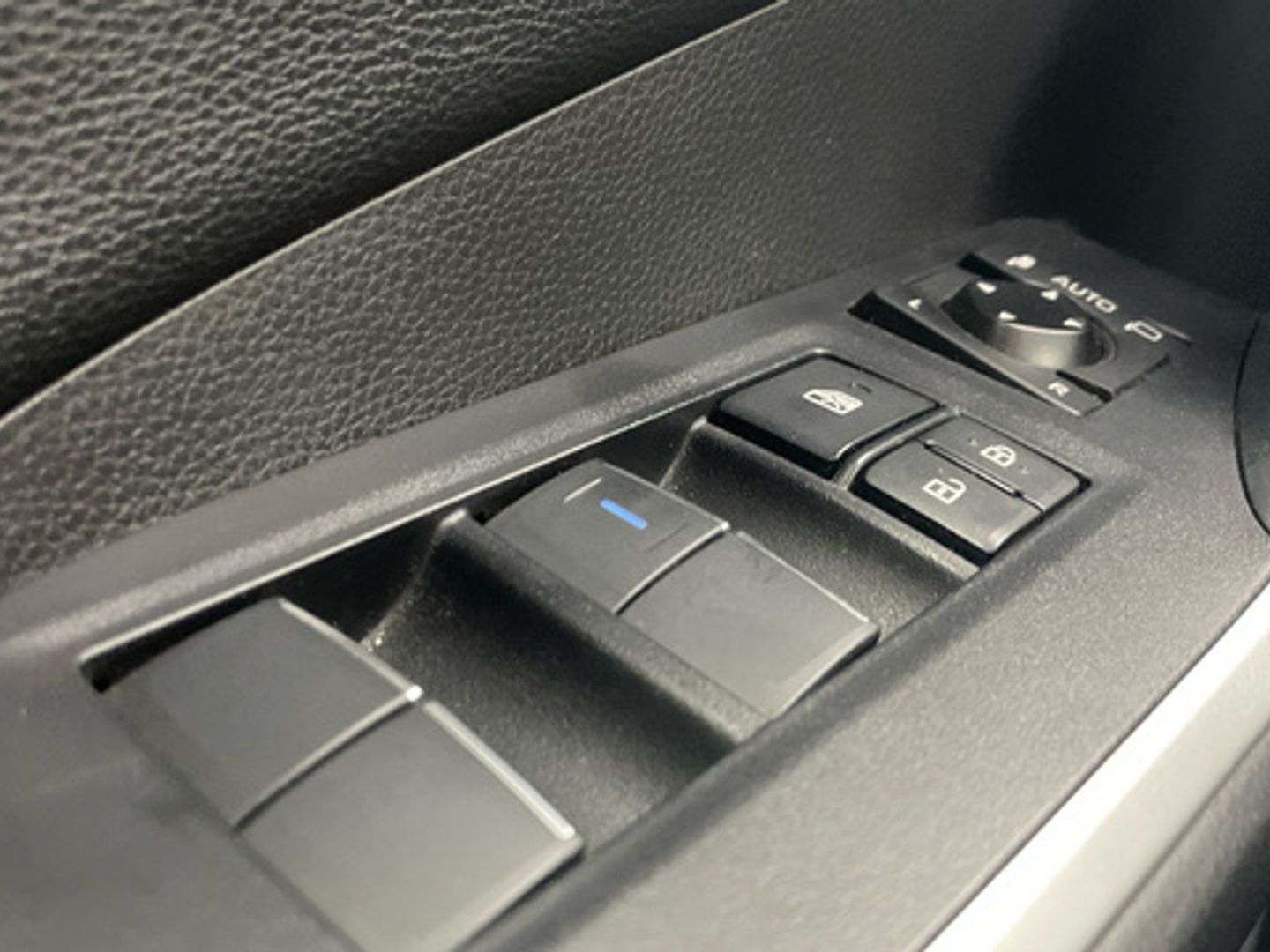 Toyota Rav4 2.5l hybrid Luxury 4WD 163 kW (222 CV)