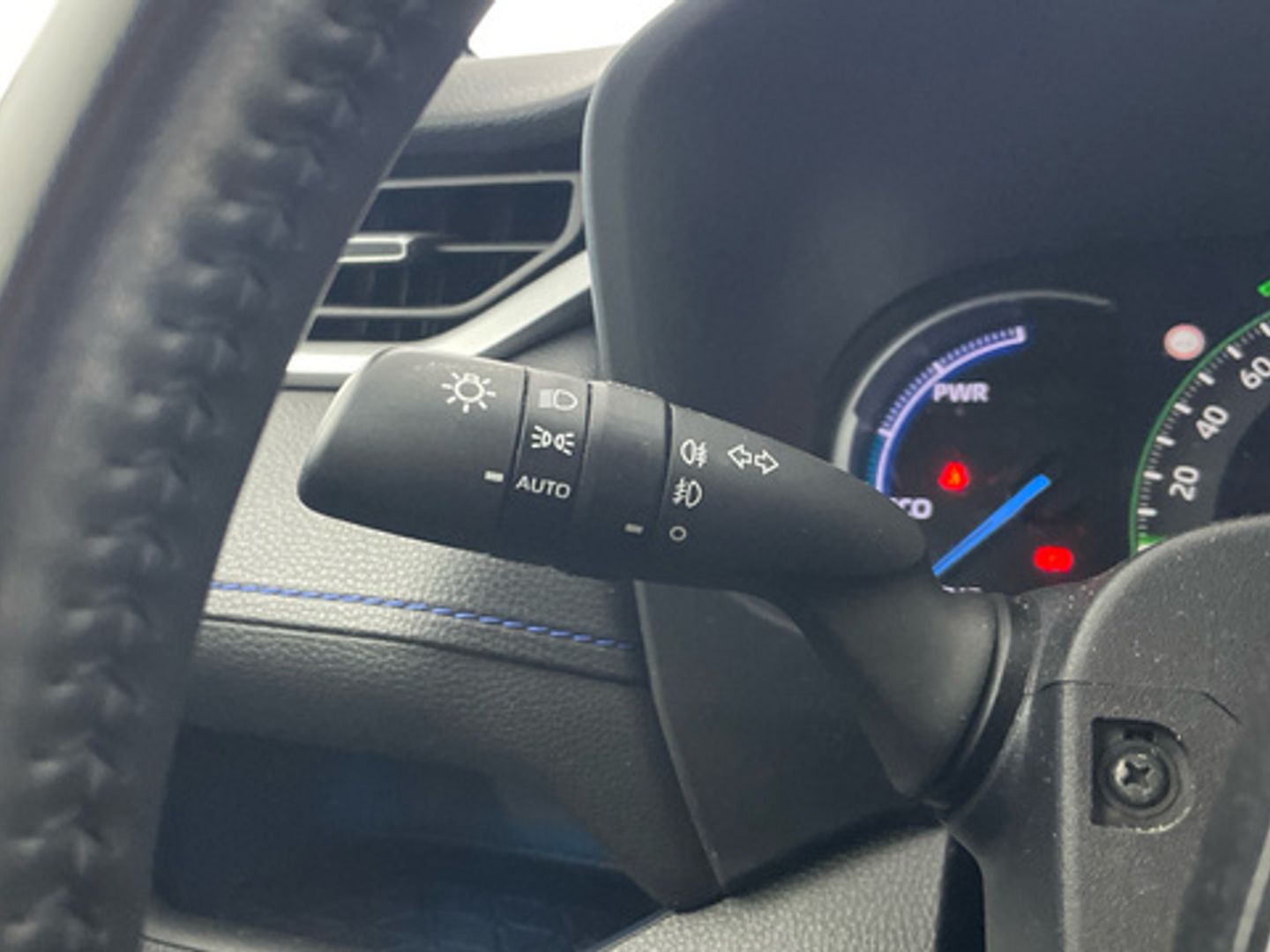 Toyota Rav4 2.5l hybrid Luxury 4WD 163 kW (222 CV)