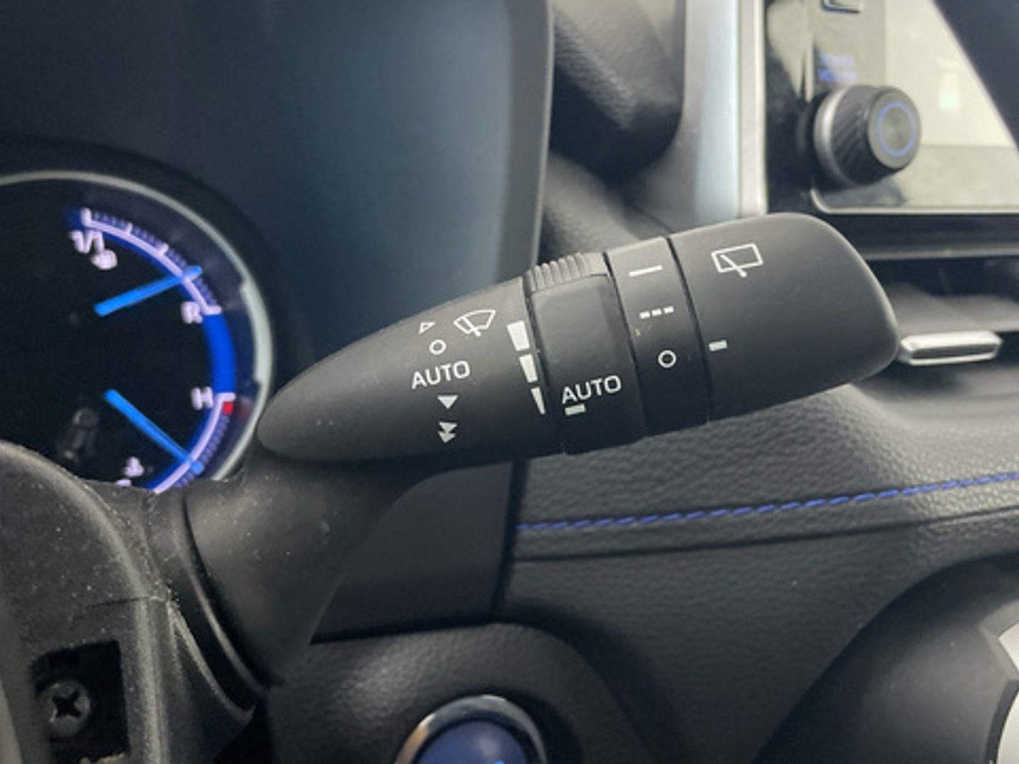 Toyota Rav4 2.5l hybrid Luxury 4WD 163 kW (222 CV)