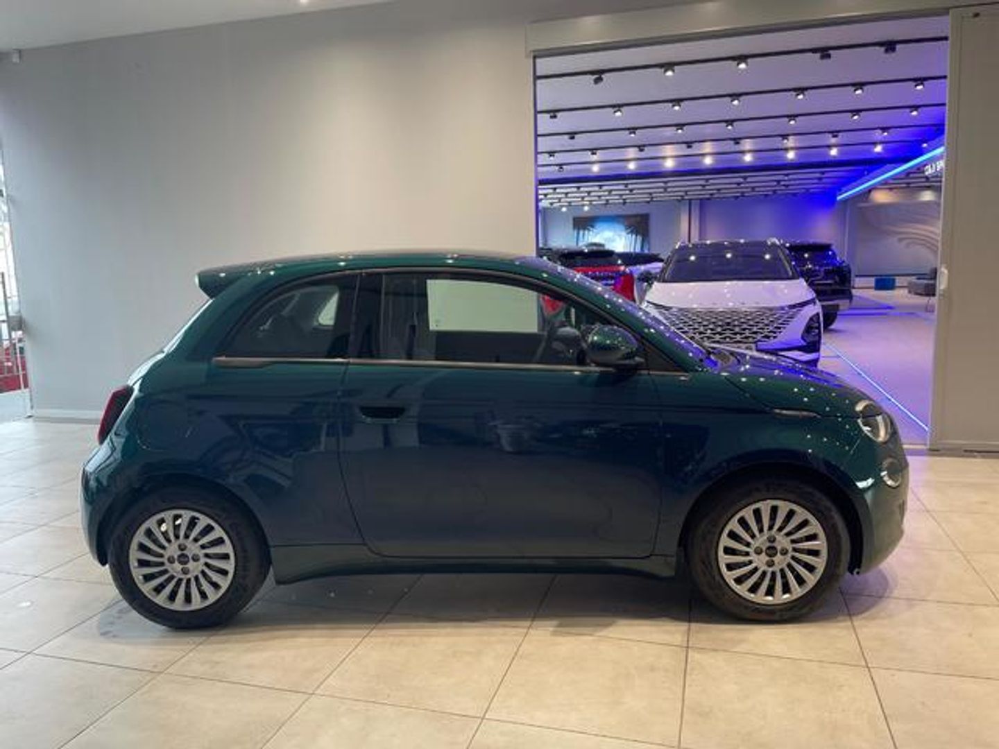 Fiat 500 Electrico Action Hb 185 km 70 kW (95 CV)