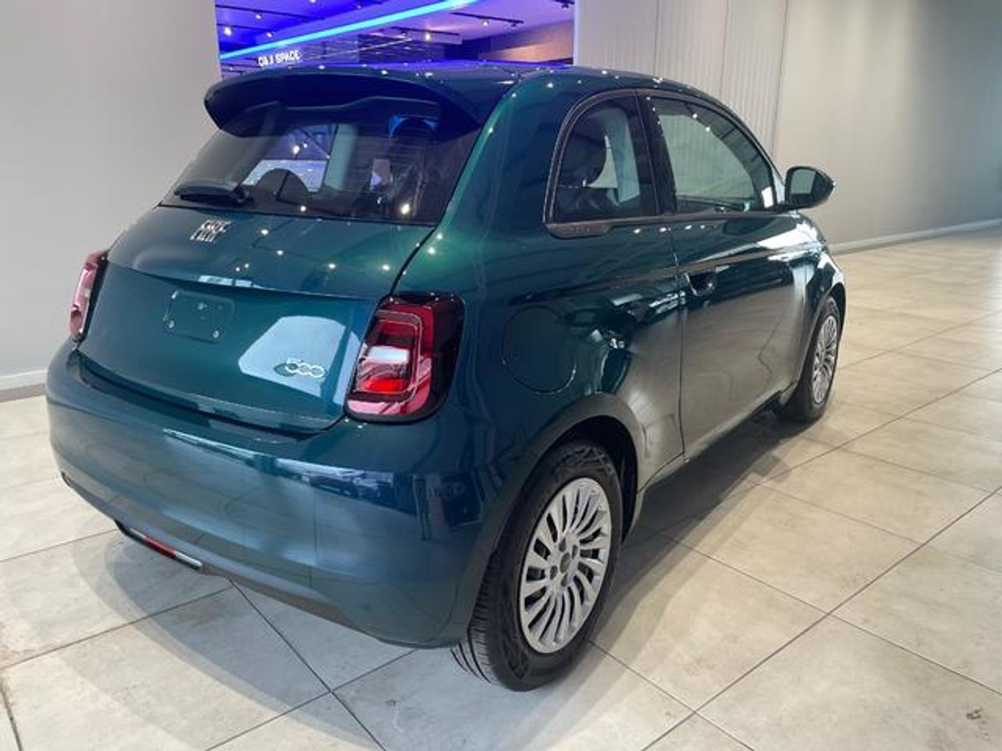 Fiat 500 Electrico Action Hb 185 km 70 kW (95 CV)