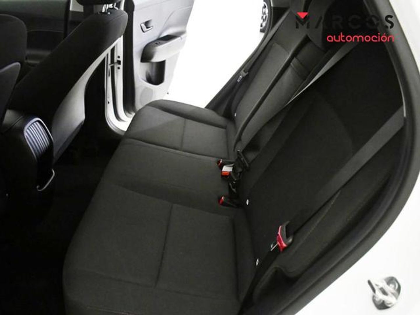 Hyundai Kona 1.6 GDI HEV Maxx DCT 104 kW (141 CV)
