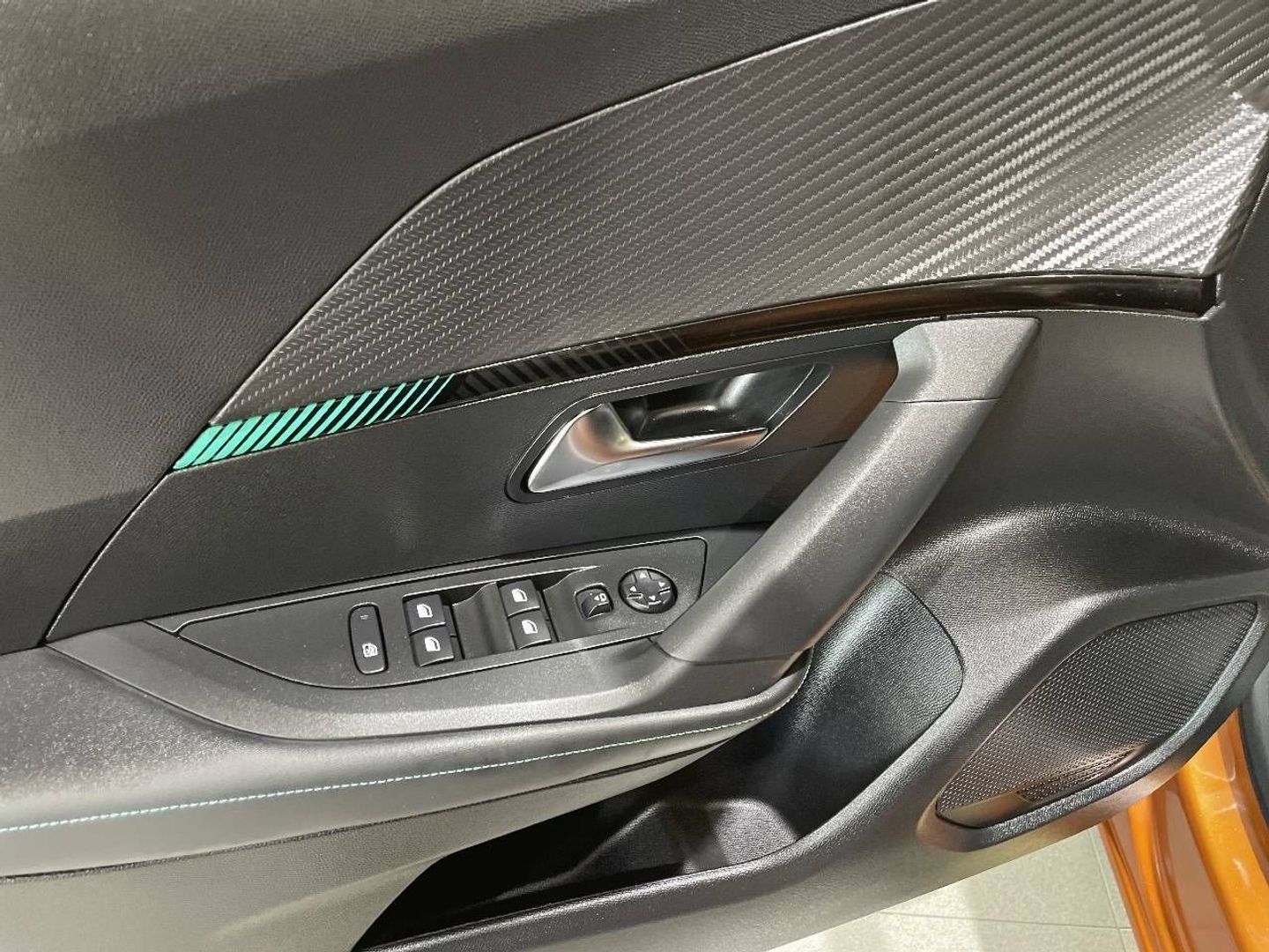 Peugeot 2008 BlueHDi 130 S&S Allure Pack EAT8 96 kW (130 CV)