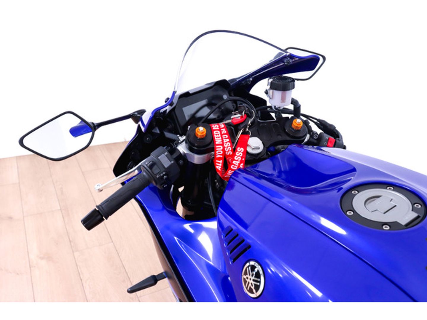 YAMAHA R7