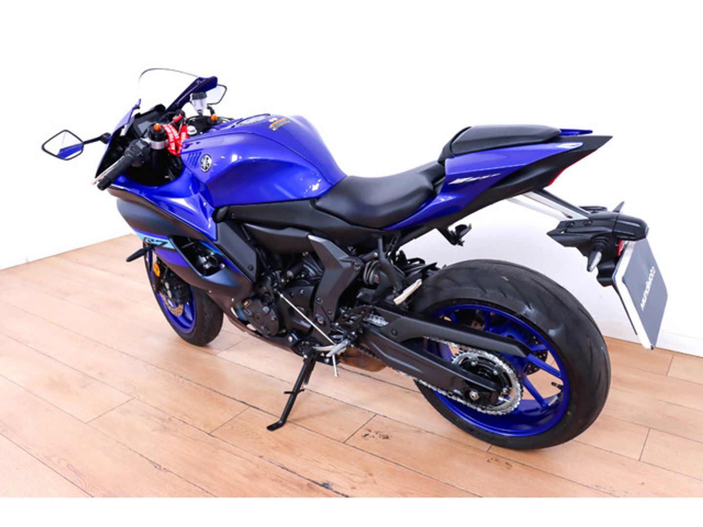 YAMAHA R7