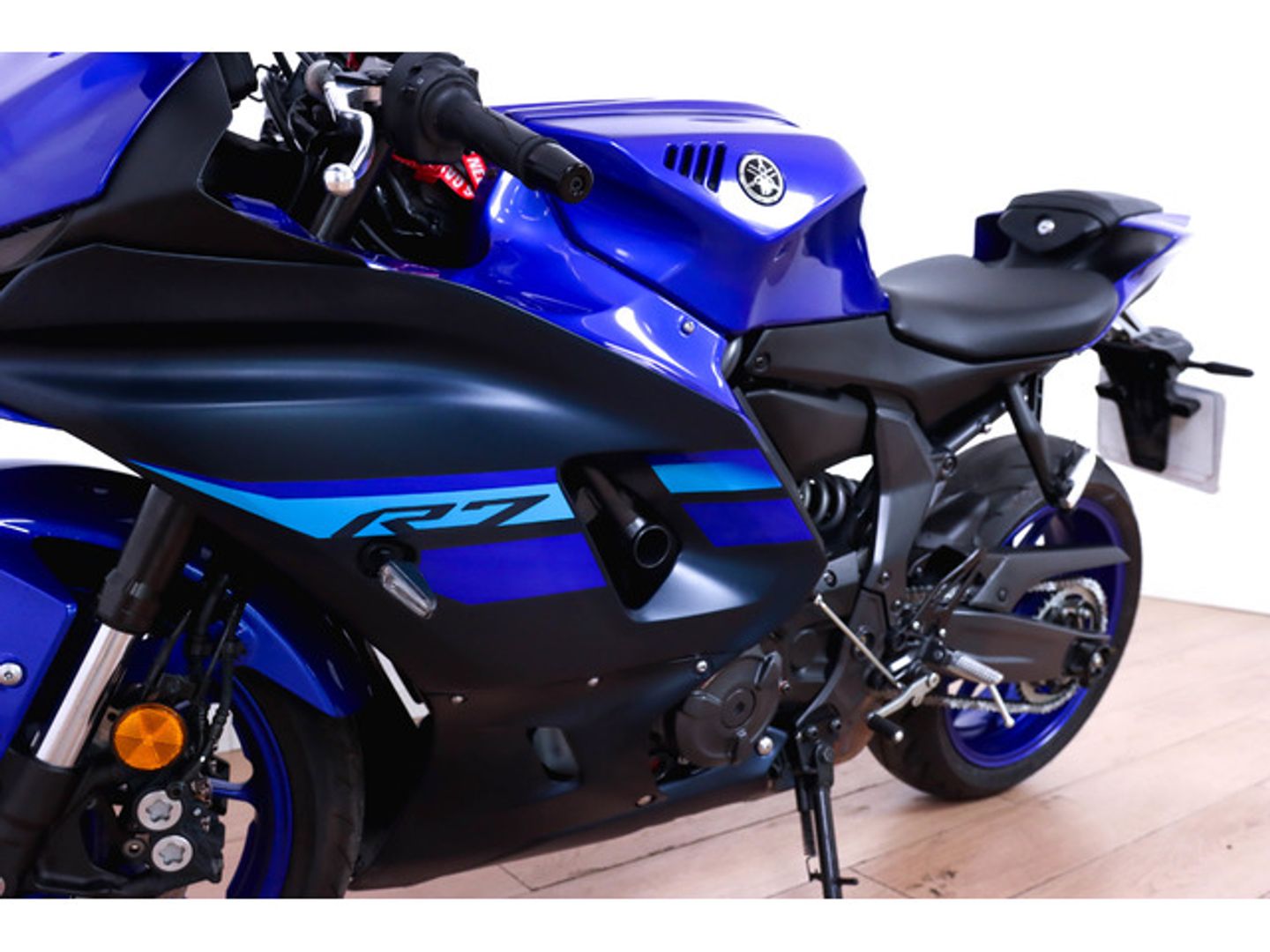 YAMAHA R7