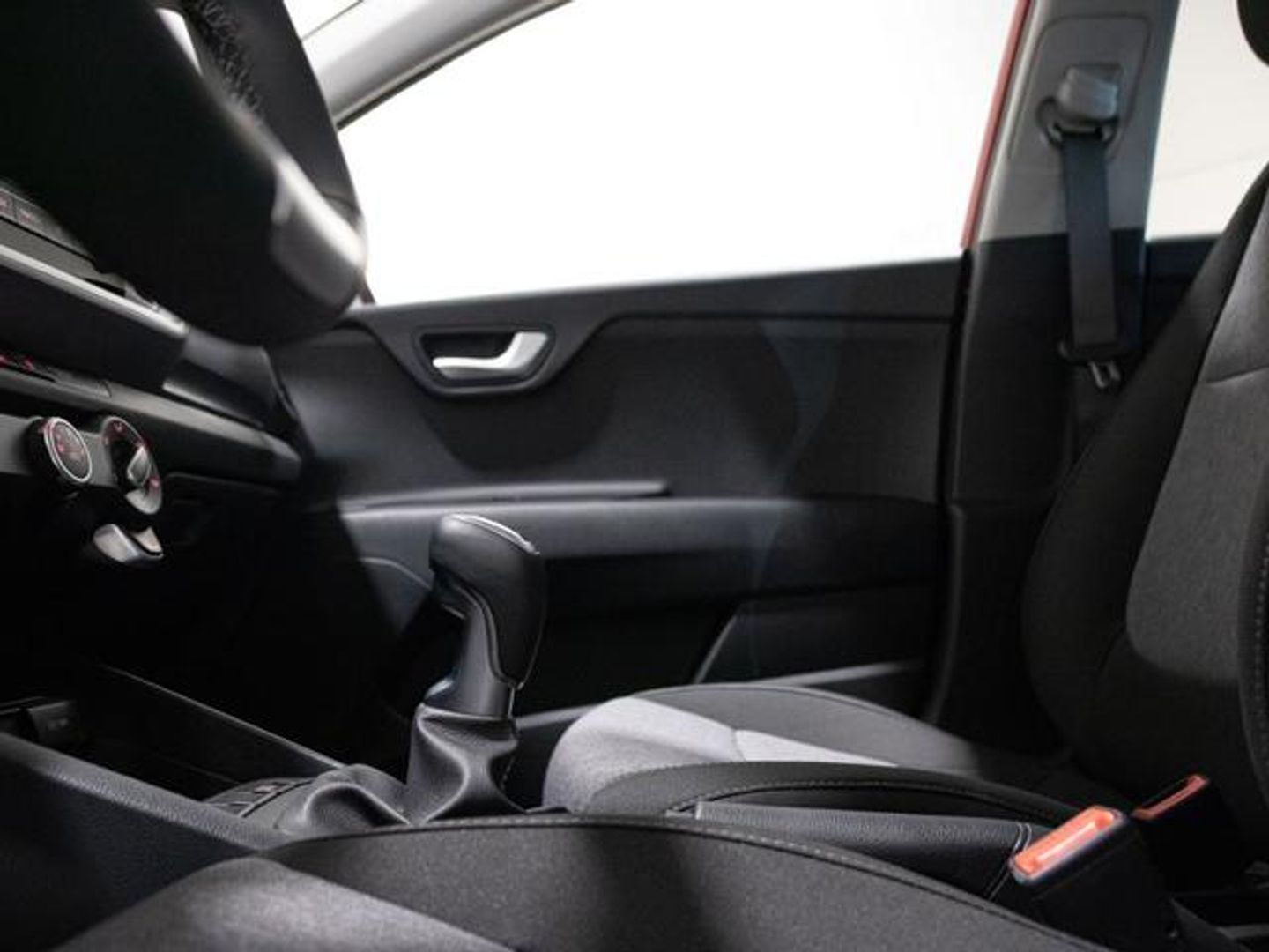 Kia Stonic 1.0 T-GDi MHEV MT Concept 74 kW (100 CV)