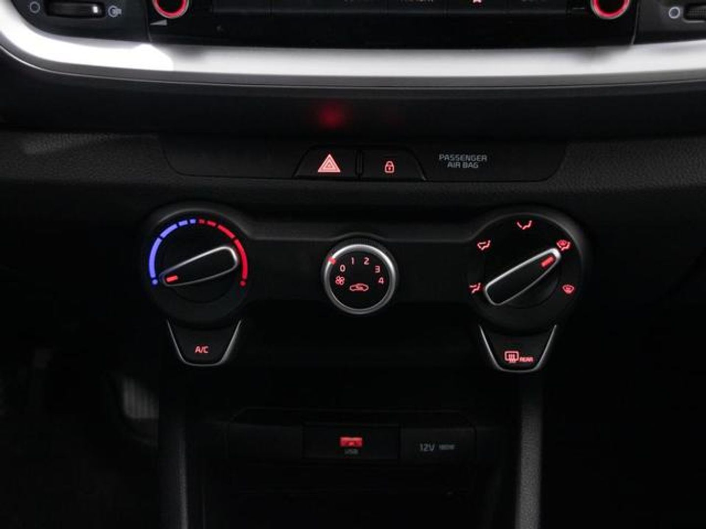 Kia Stonic 1.0 T-GDi MHEV MT Concept 74 kW (100 CV)