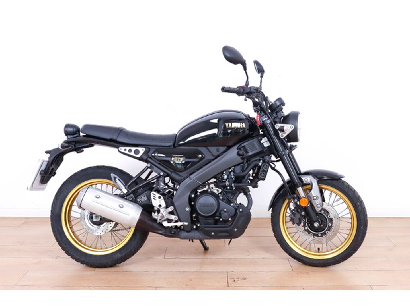 Yamaha XSR125 Legacy Negro Motorcycle