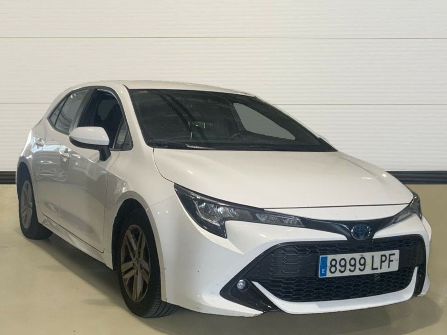 Toyota Corolla 1.8 125 Híbrido Active Tech E-CVT 90 kW (122 CV) Blanco Sedan