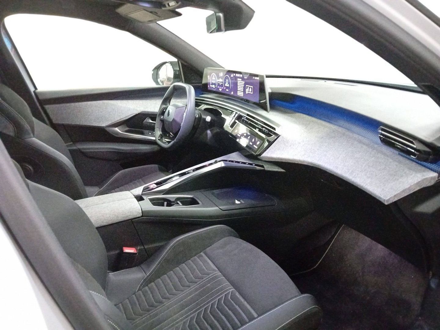 Peugeot e-5008 GT Eléctrico 157 kW (214 CV)