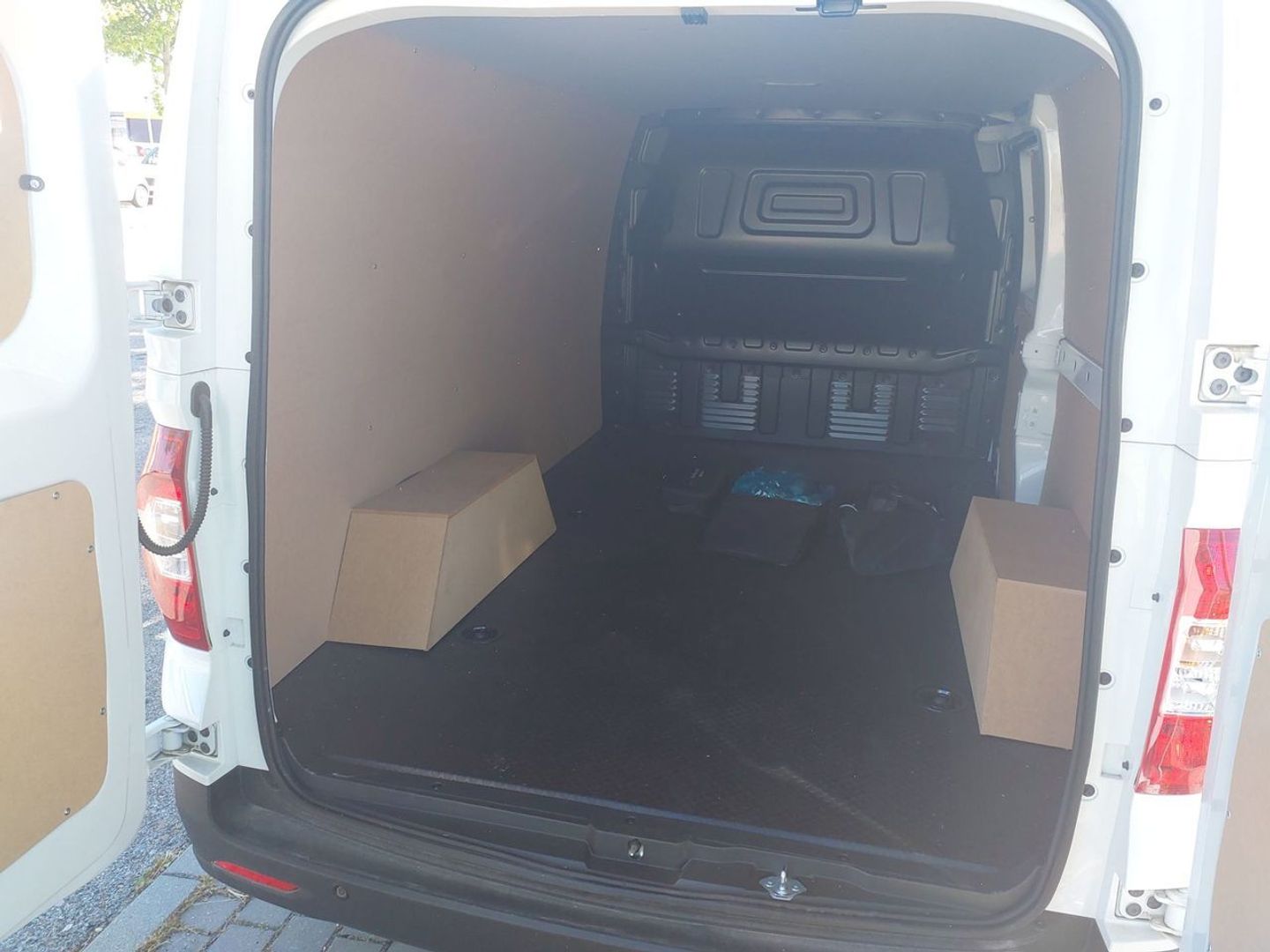 MAXUS eDeliver Furgon eDeliver 3 LWB 50 kWh 90 kW (122 CV)