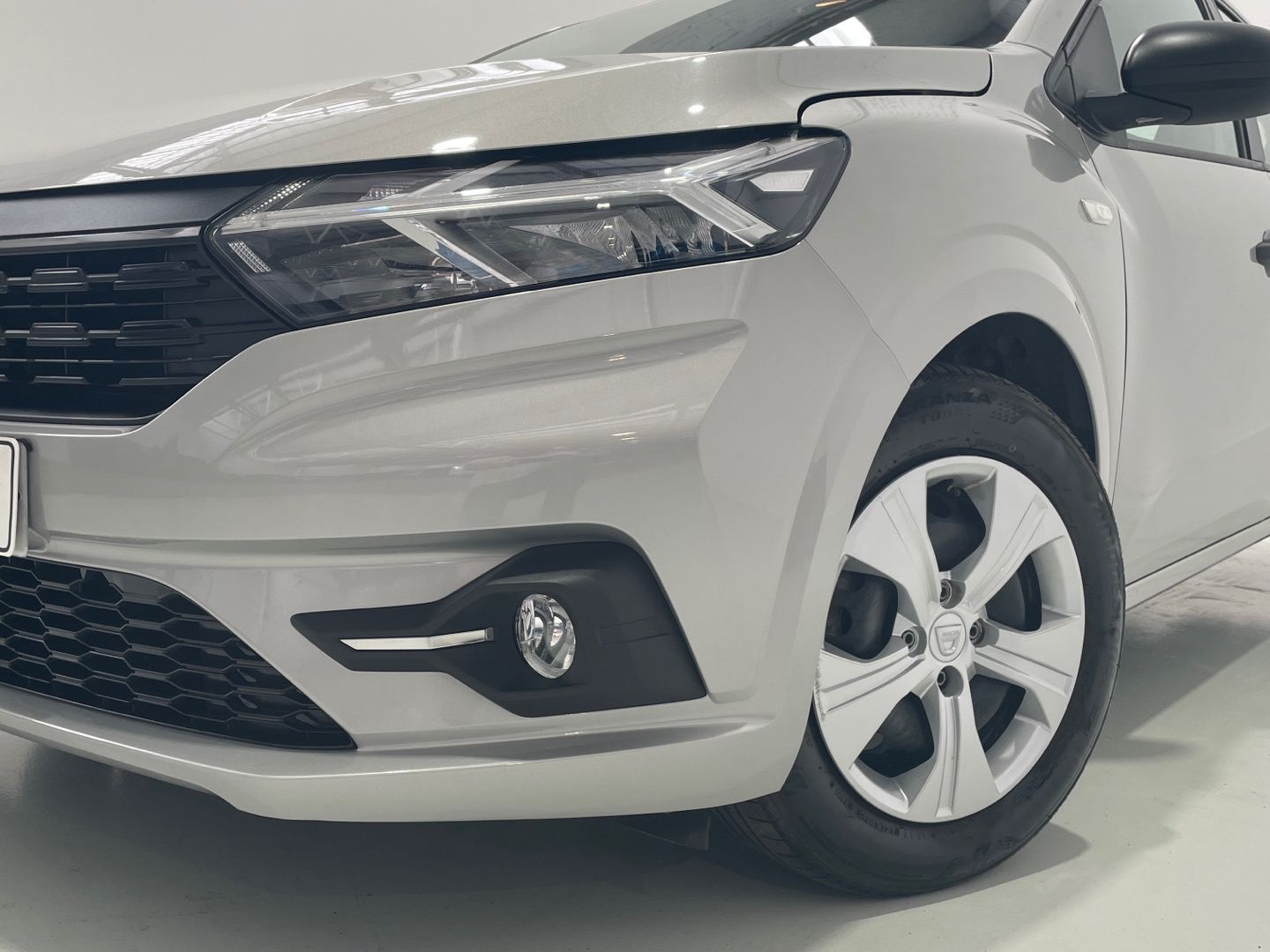 Dacia Sandero Essential SCe 49 kW (67 CV)