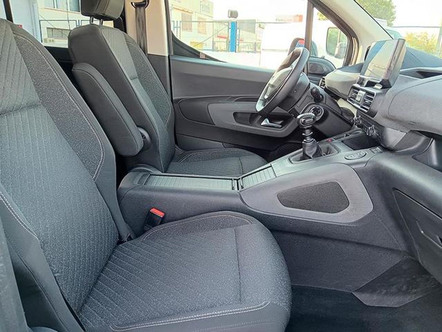 Peugeot Rifter BlueHDi 100 Allure Business Standard 73 kW (100 CV)