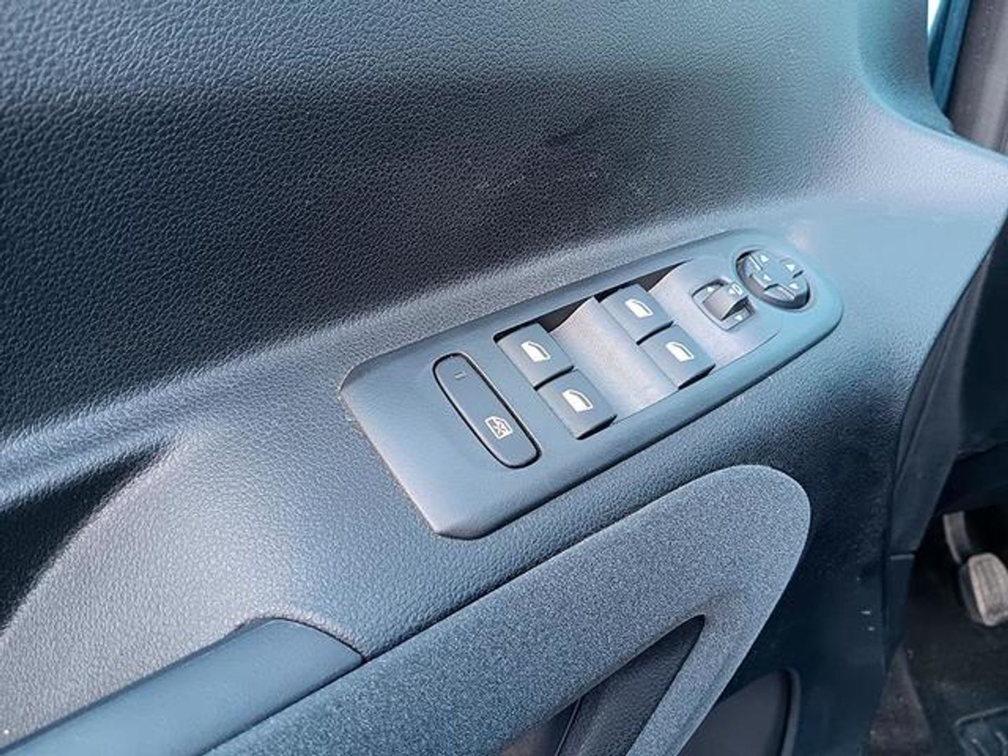 Peugeot Rifter BlueHDi 100 Allure Business Standard 73 kW (100 CV)