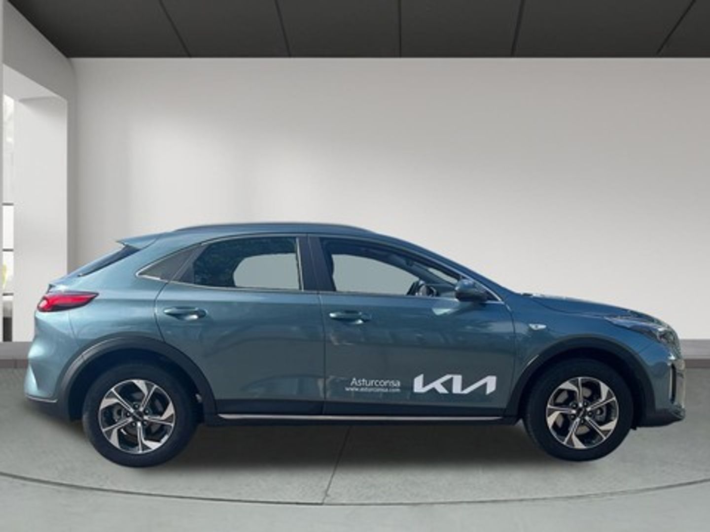 Kia XCeed 1.6 MHEV iMT Concept 100 kW (136 CV)