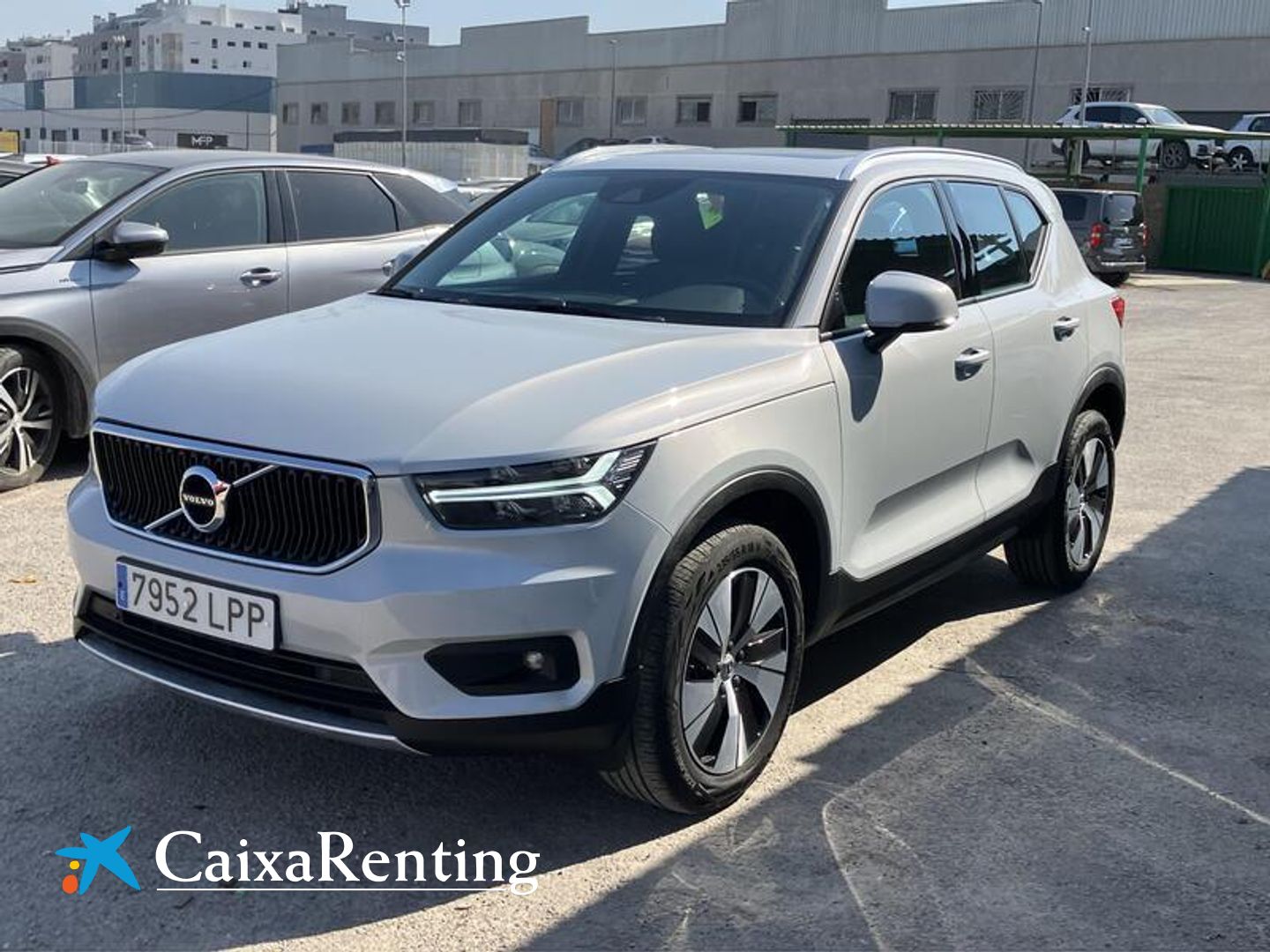 Volvo XC40 T2 Momentum Pro Auto 95 kW (129 CV) Gris Plata All Terrain / Pick-up
