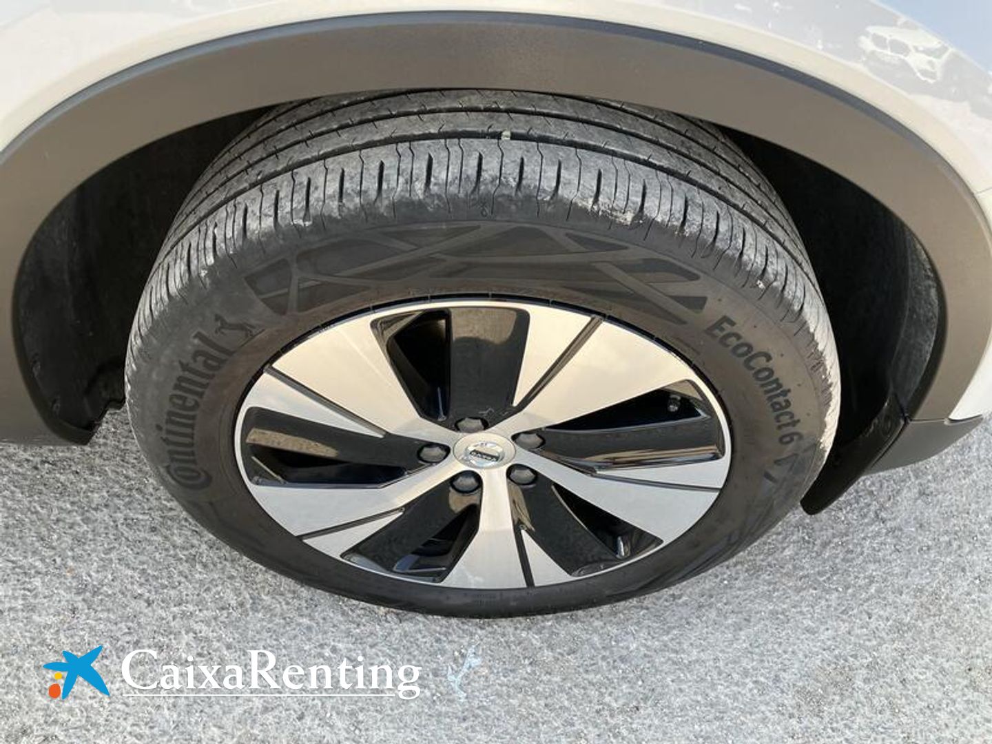 Volvo XC40 T2 Momentum Pro Auto 95 kW (129 CV)