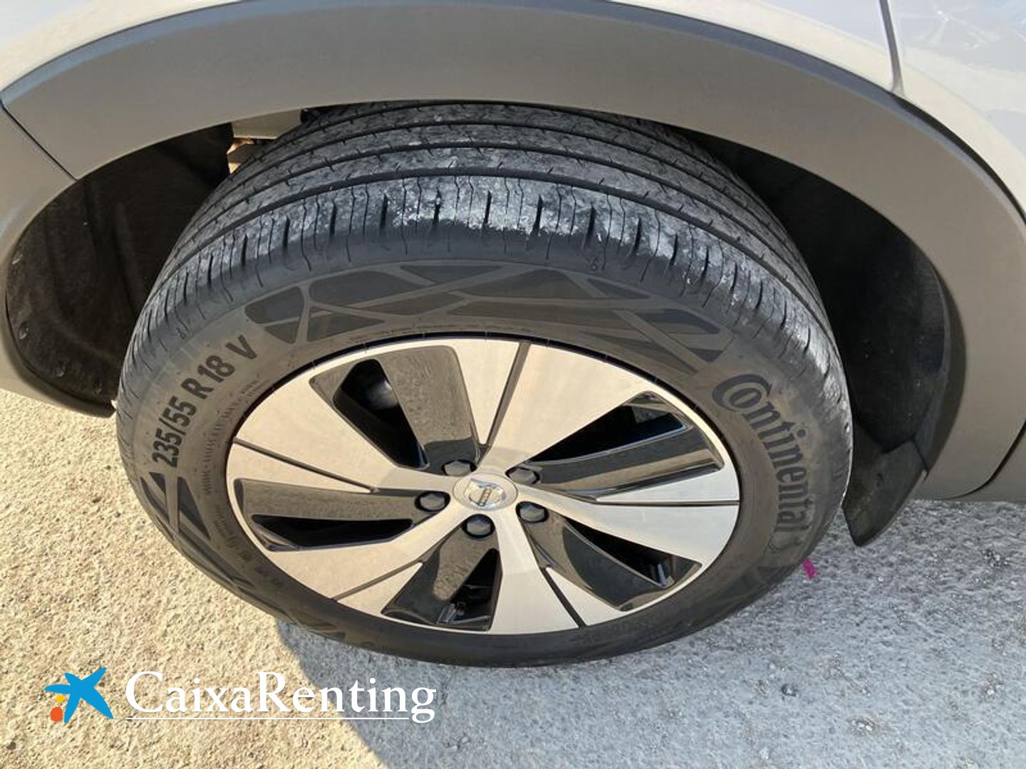 Volvo XC40 T2 Momentum Pro Auto 95 kW (129 CV)