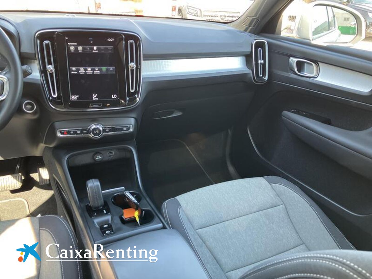 Volvo XC40 T2 Momentum Pro Auto 95 kW (129 CV)